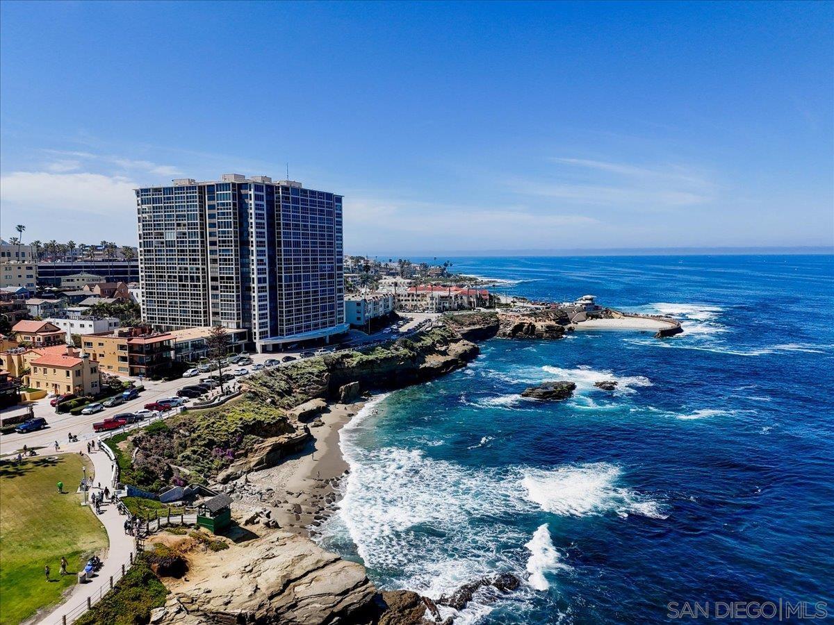 Detail Gallery Image 30 of 36 For 8040  Girard Ave  #1,  La Jolla,  CA 92037 - 2 Beds | 1 Baths