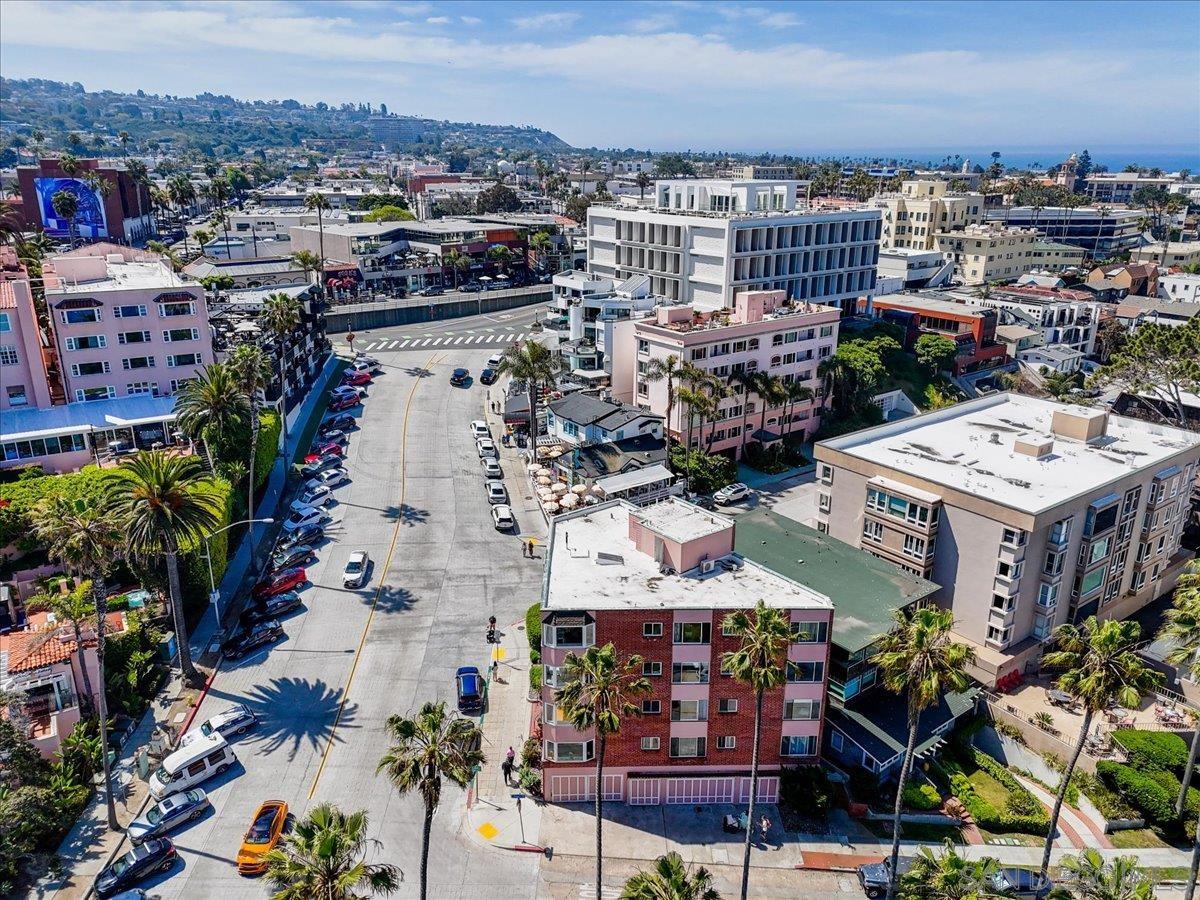 Detail Gallery Image 35 of 36 For 8040  Girard Ave  #1,  La Jolla,  CA 92037 - 2 Beds | 1 Baths