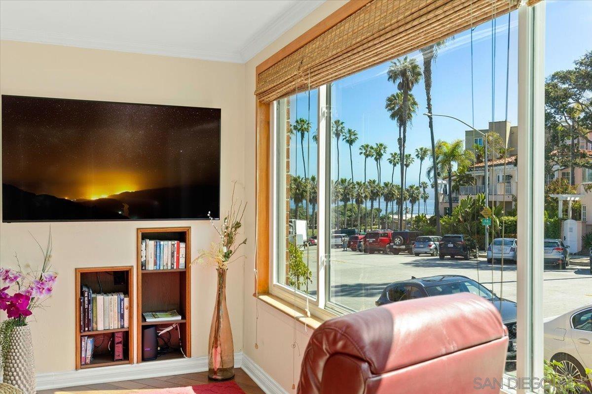 Detail Gallery Image 10 of 36 For 8040  Girard Ave  #1,  La Jolla,  CA 92037 - 2 Beds | 1 Baths
