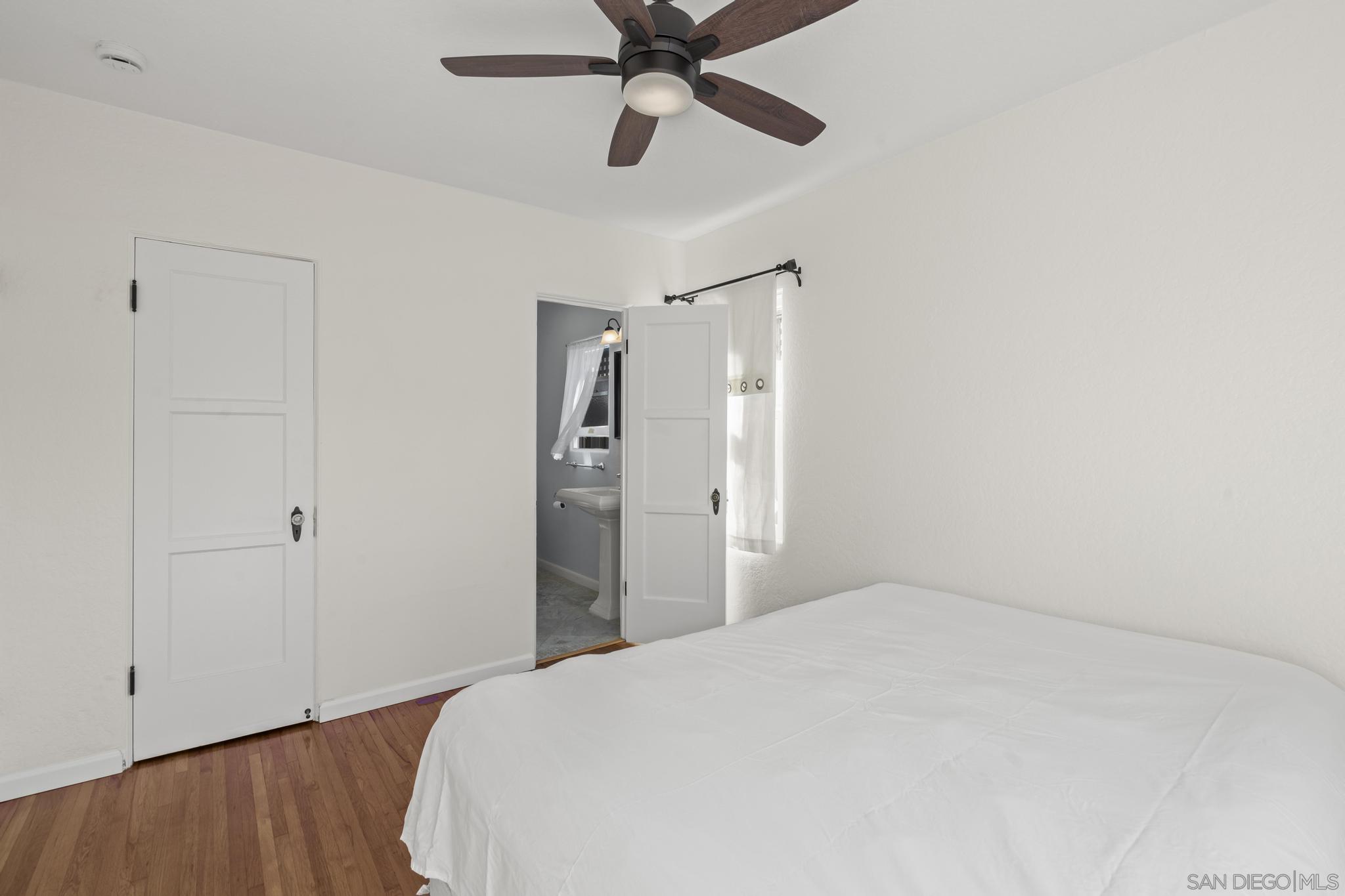 Detail Gallery Image 17 of 40 For 607  Arenas, La Jolla,  CA 92037 - 2 Beds | 1 Baths