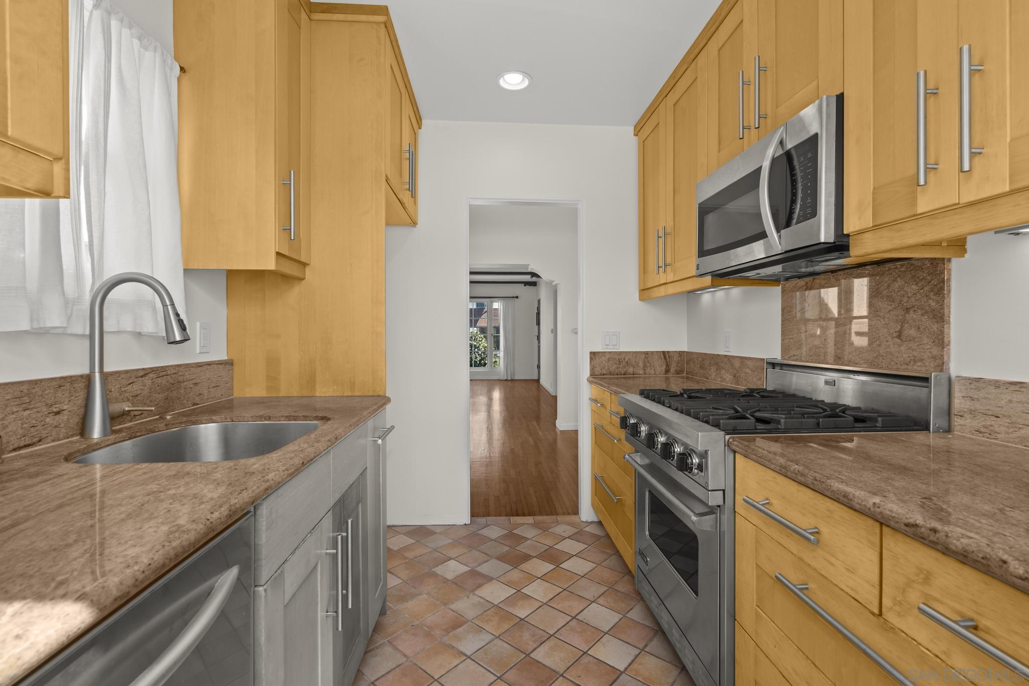 Detail Gallery Image 20 of 40 For 607  Arenas, La Jolla,  CA 92037 - 2 Beds | 1 Baths