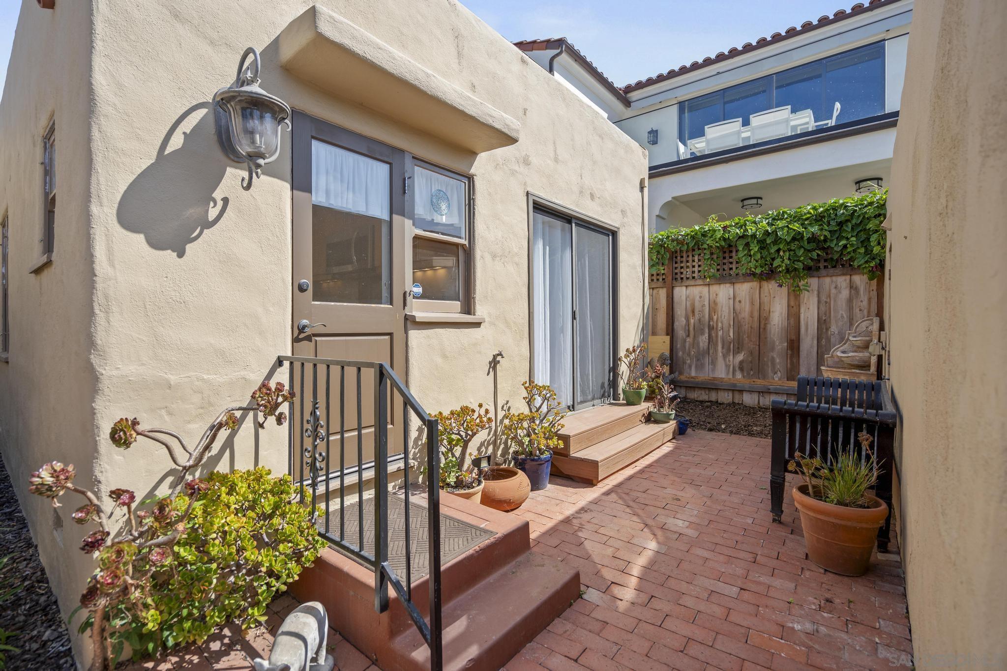 Detail Gallery Image 21 of 40 For 607  Arenas, La Jolla,  CA 92037 - 2 Beds | 1 Baths