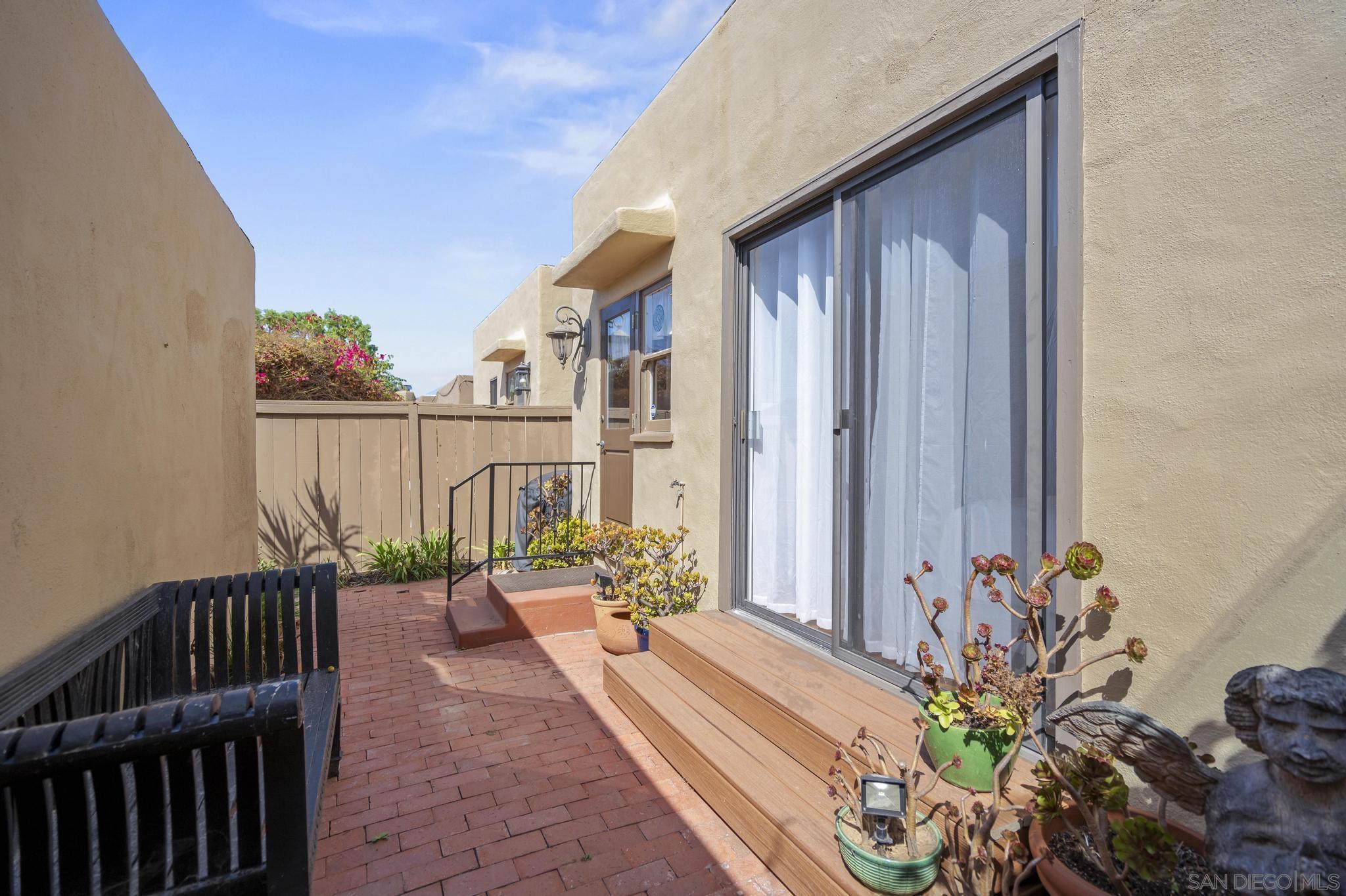 Detail Gallery Image 22 of 40 For 607  Arenas, La Jolla,  CA 92037 - 2 Beds | 1 Baths