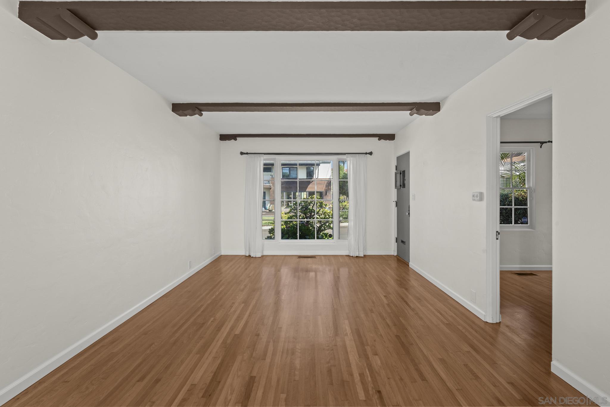 Detail Gallery Image 8 of 40 For 607  Arenas, La Jolla,  CA 92037 - 2 Beds | 1 Baths