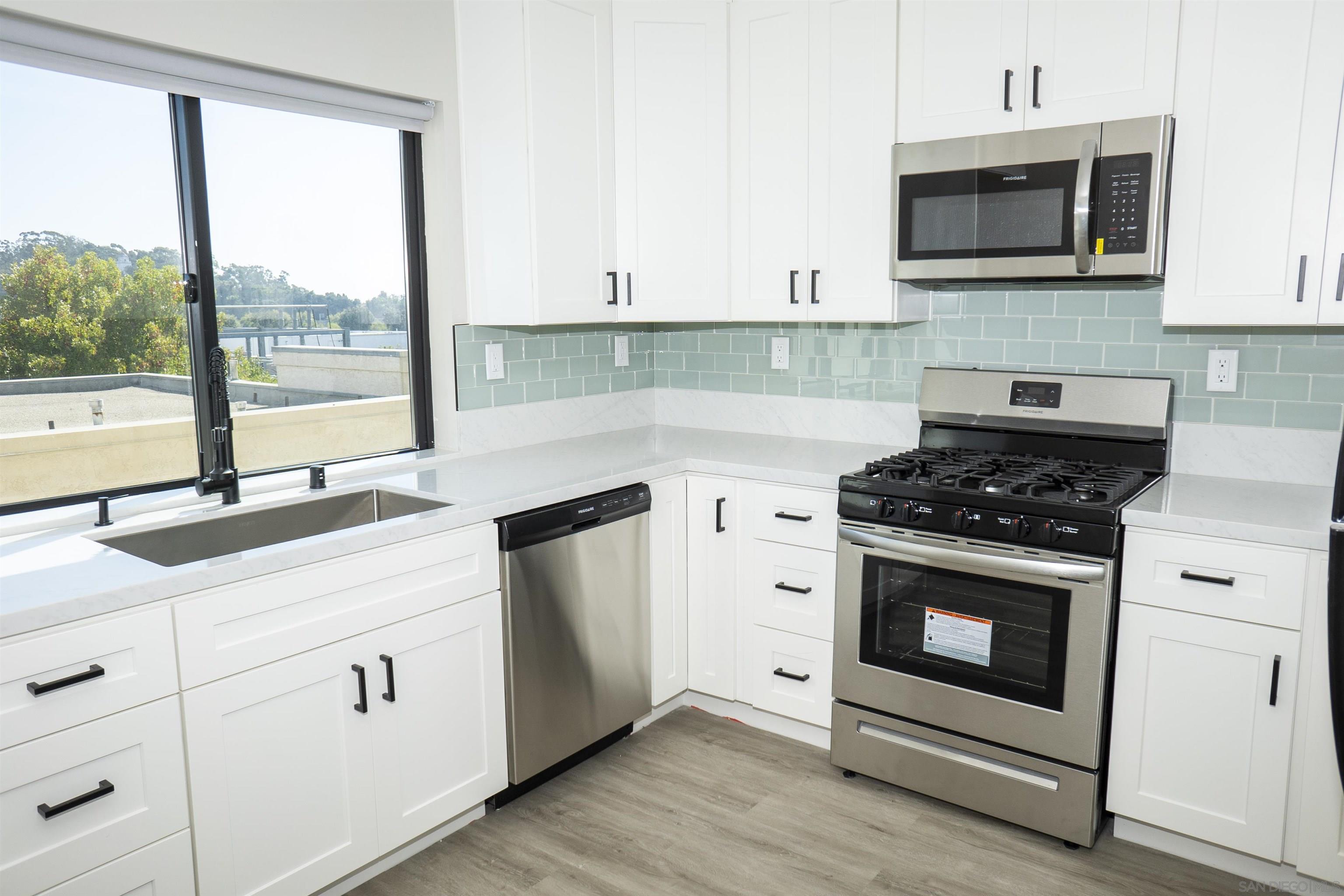 Detail Gallery Image 8 of 15 For 5548  Riley St, San Diego,  CA 92110 - – Beds | – Baths