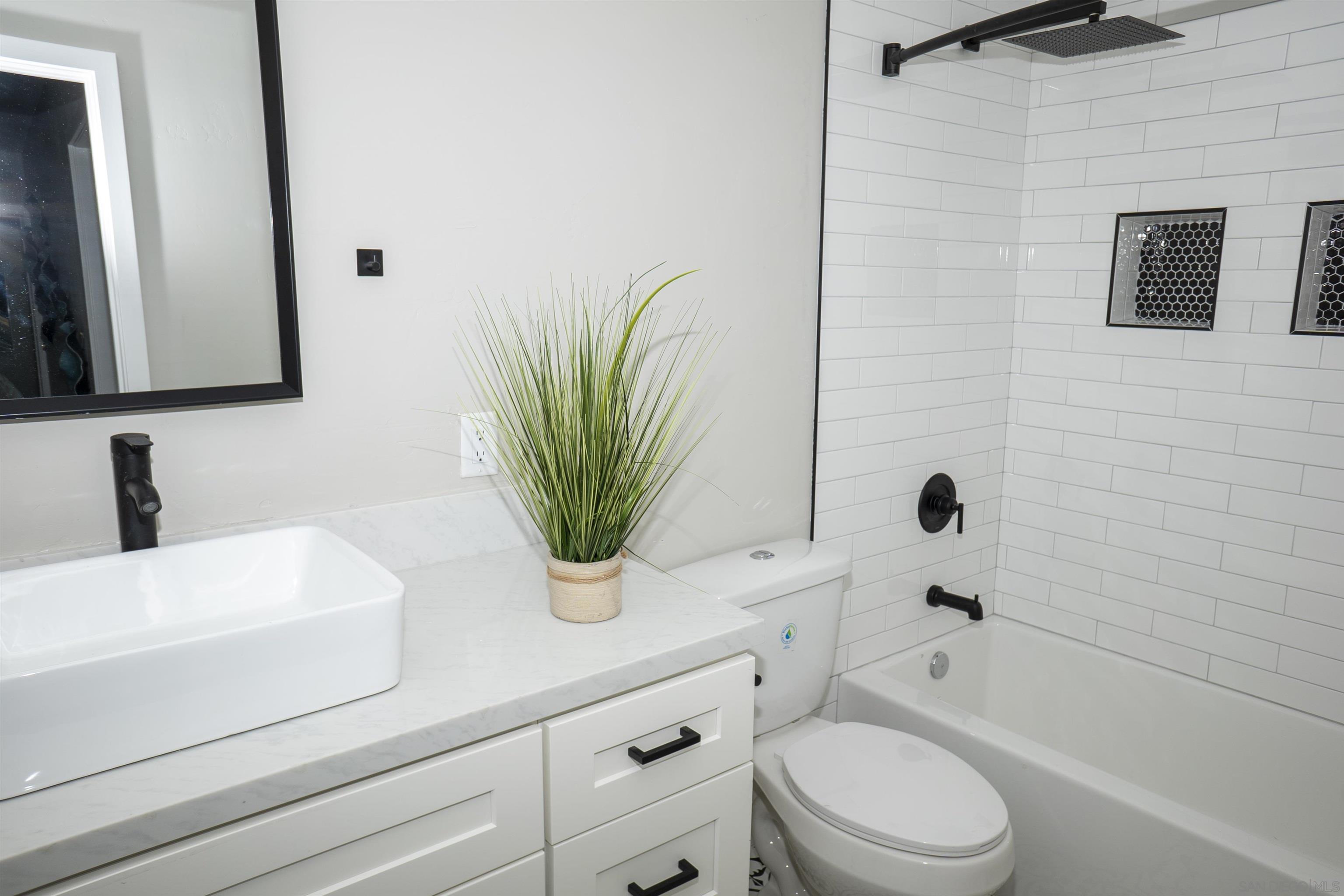 Detail Gallery Image 10 of 15 For 5548  Riley St, San Diego,  CA 92110 - – Beds | – Baths