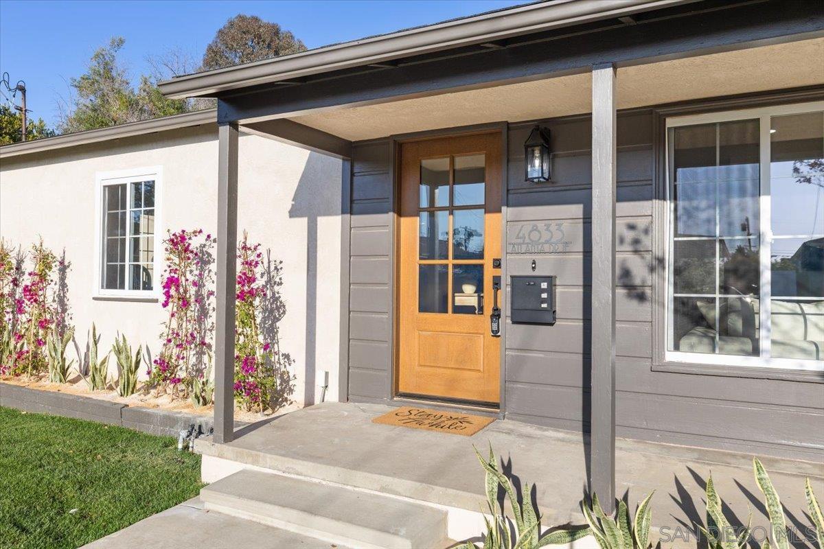 Detail Gallery Image 2 of 25 For 4833  Atlanta Dr, San Diego,  CA 92115 - 3 Beds | 2 Baths
