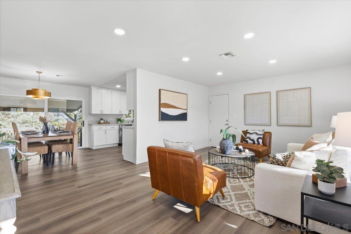 Detail Gallery Image 3 of 25 For 4833  Atlanta Dr, San Diego,  CA 92115 - 3 Beds | 2 Baths