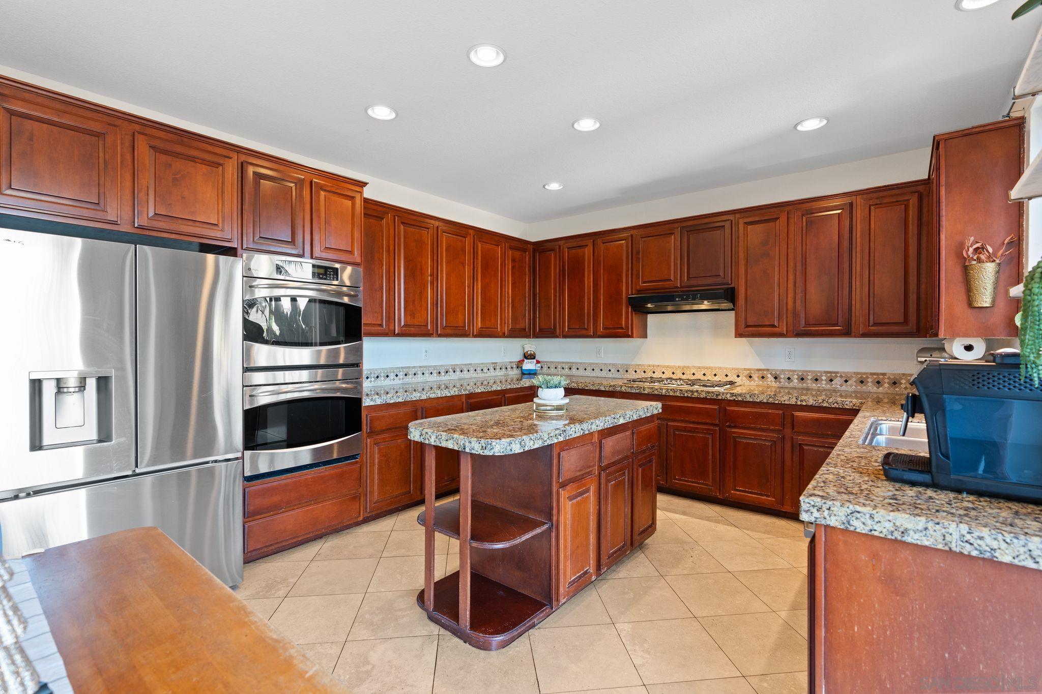 Detail Gallery Image 16 of 64 For 1664  Sagewood Way, San Marcos,  CA 92078 - 4 Beds | 3 Baths