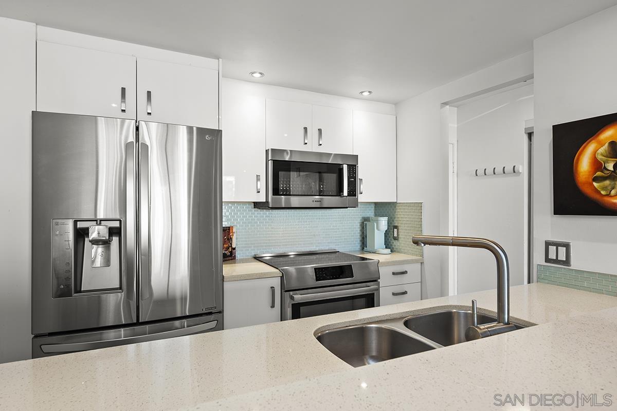 Detail Gallery Image 3 of 56 For 3634  7th Avenue  8e,  San Diego,  CA 92103 - 4 Beds | 2 Baths