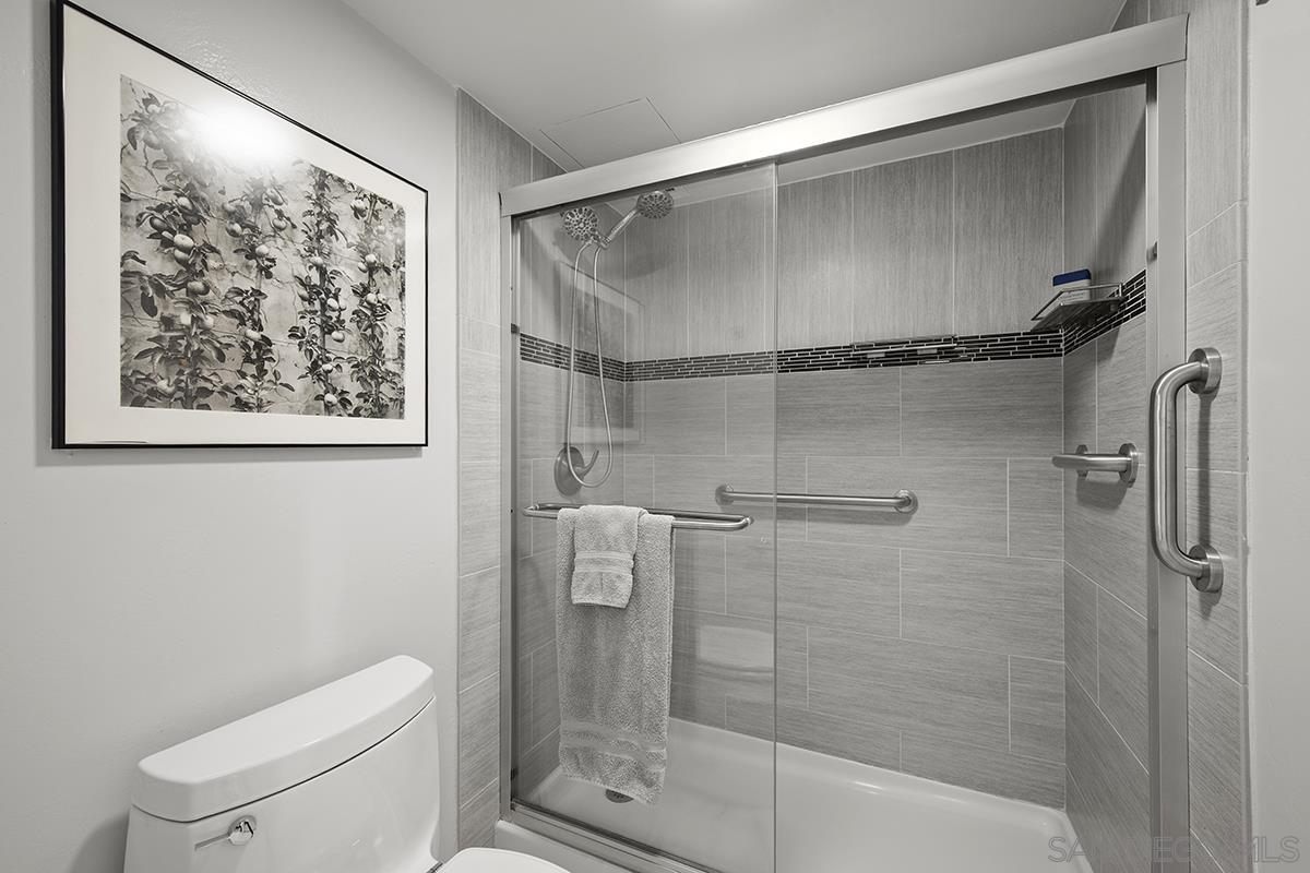 Detail Gallery Image 32 of 56 For 3634  7th Avenue  8e,  San Diego,  CA 92103 - 4 Beds | 2 Baths