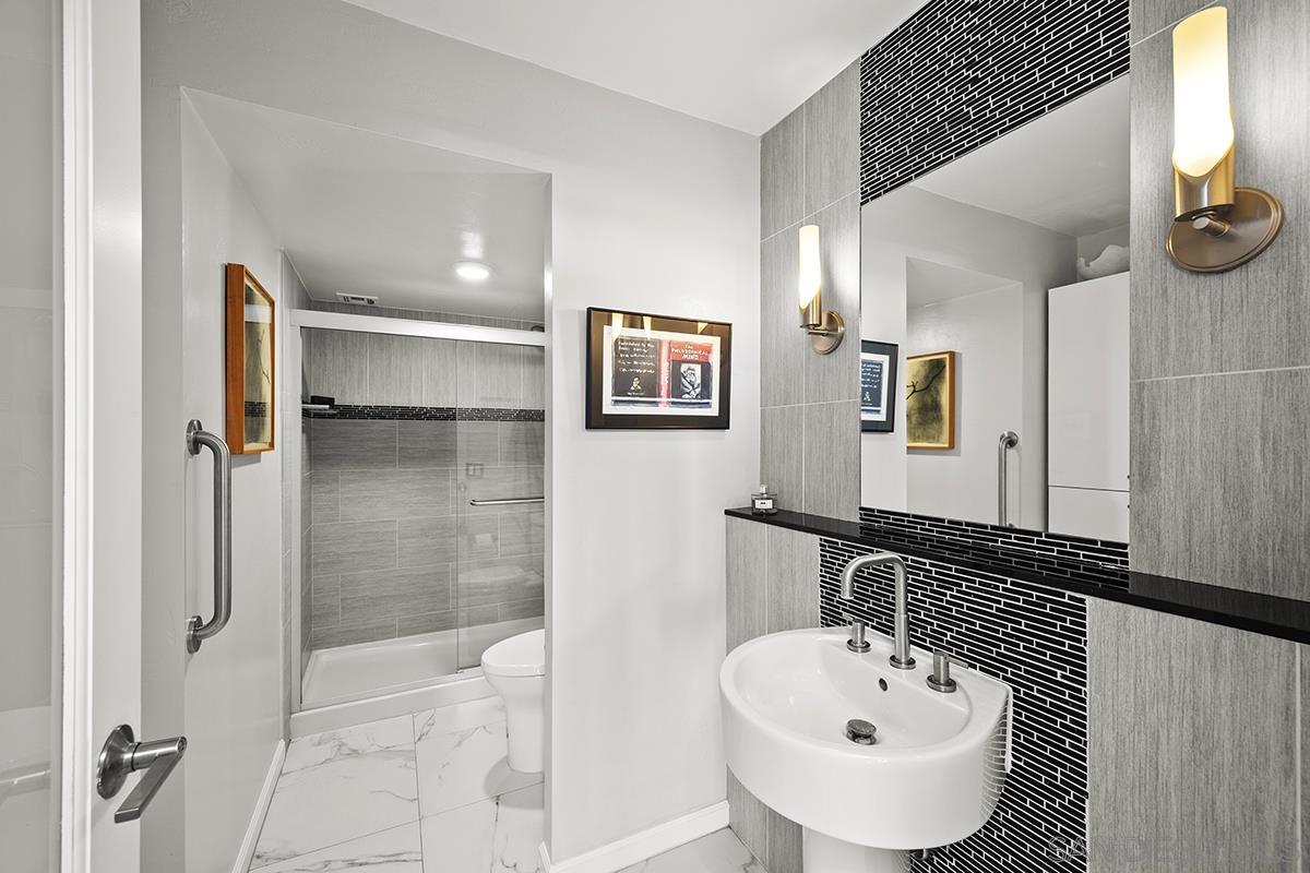 Detail Gallery Image 7 of 56 For 3634  7th Avenue  8e,  San Diego,  CA 92103 - 4 Beds | 2 Baths