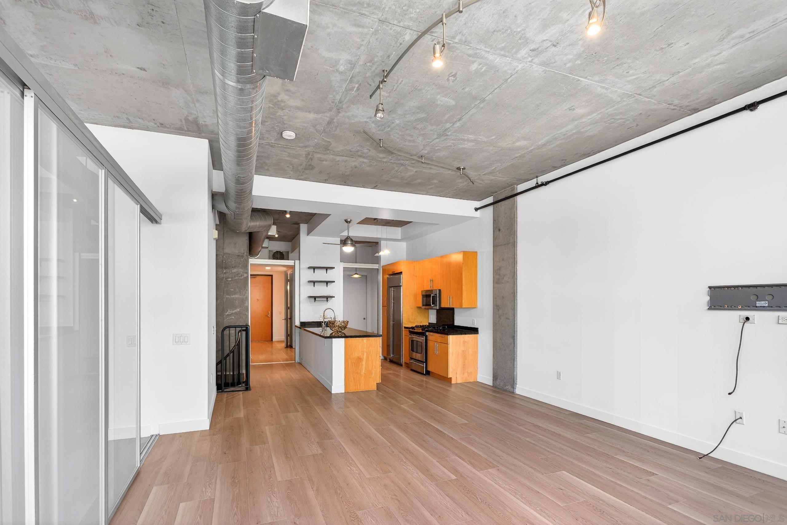 Detail Gallery Image 11 of 37 For 1025  Island  202, San Diego,  CA 92101 - 2 Beds | 2 Baths