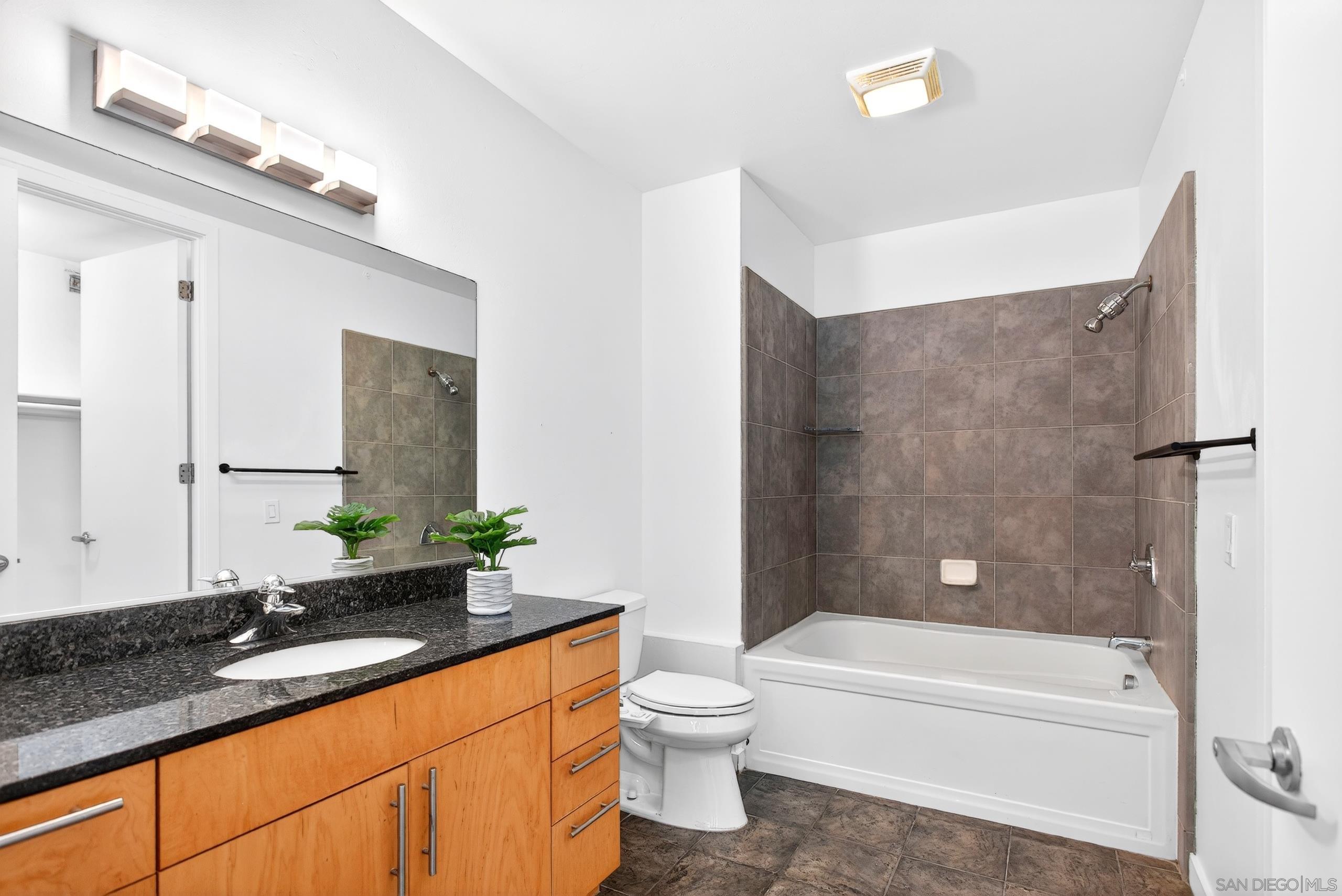 Detail Gallery Image 14 of 37 For 1025  Island  202, San Diego,  CA 92101 - 2 Beds | 2 Baths