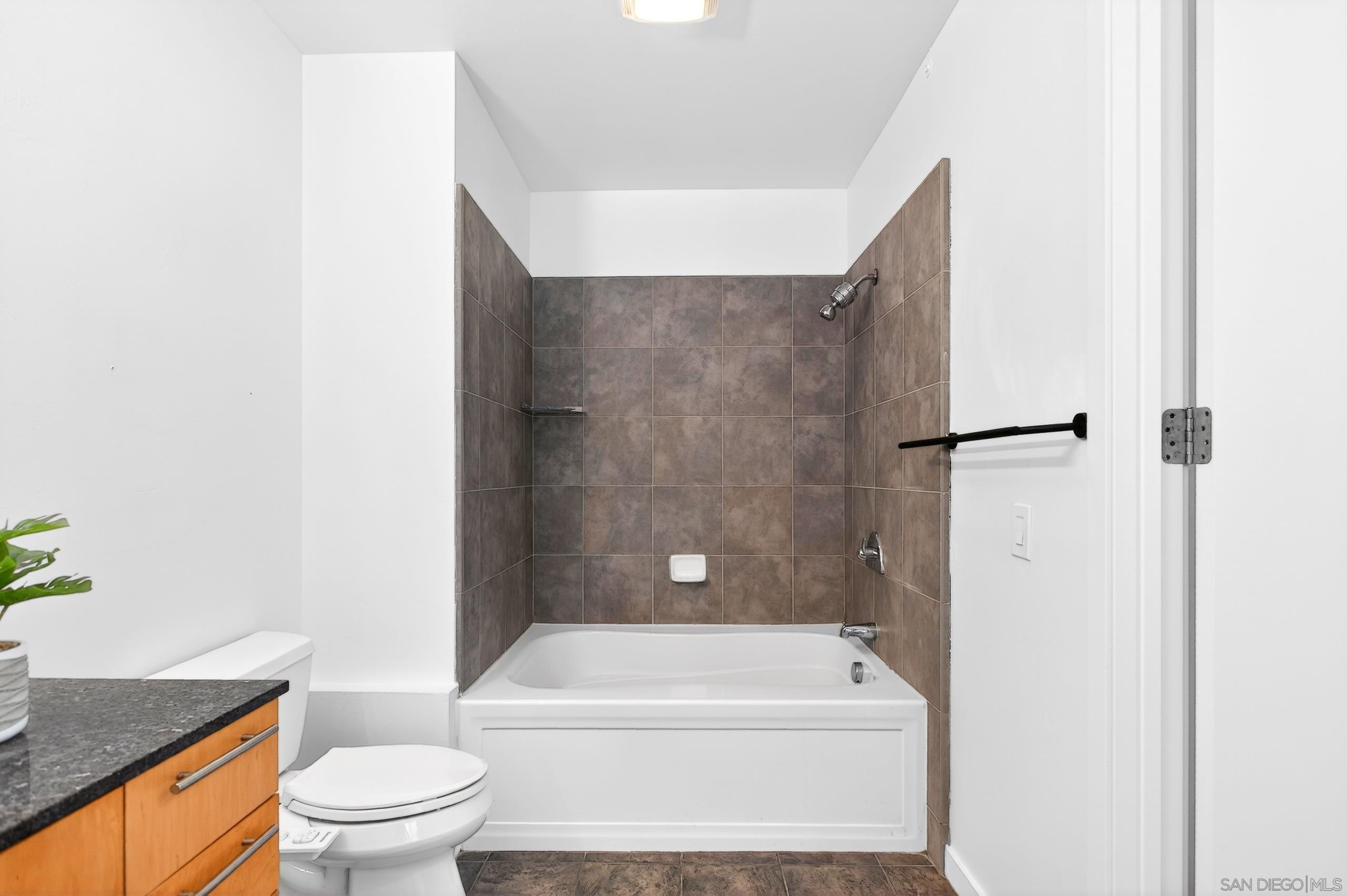 Detail Gallery Image 15 of 37 For 1025  Island  202, San Diego,  CA 92101 - 2 Beds | 2 Baths