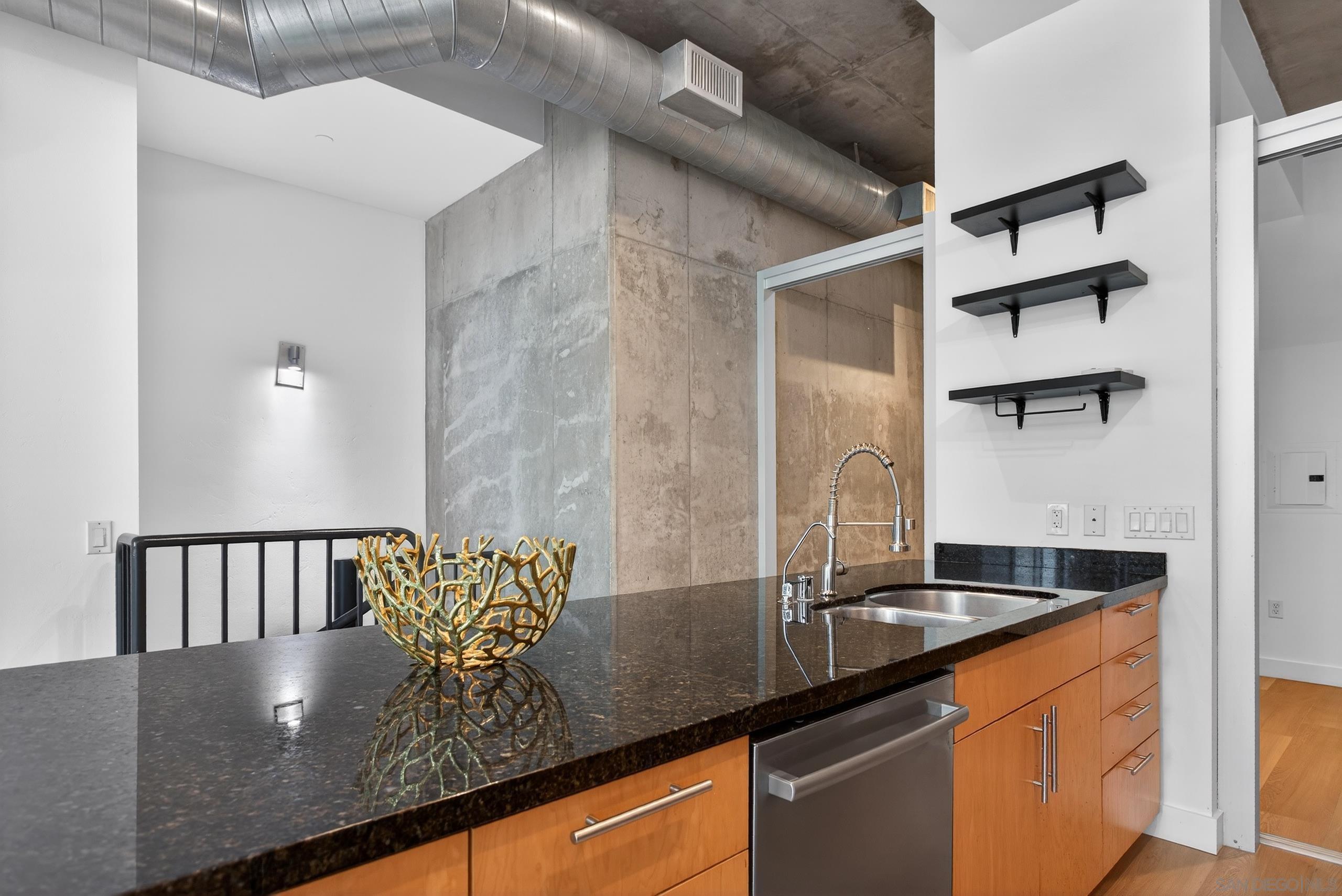 Detail Gallery Image 29 of 37 For 1025  Island  202, San Diego,  CA 92101 - 2 Beds | 2 Baths