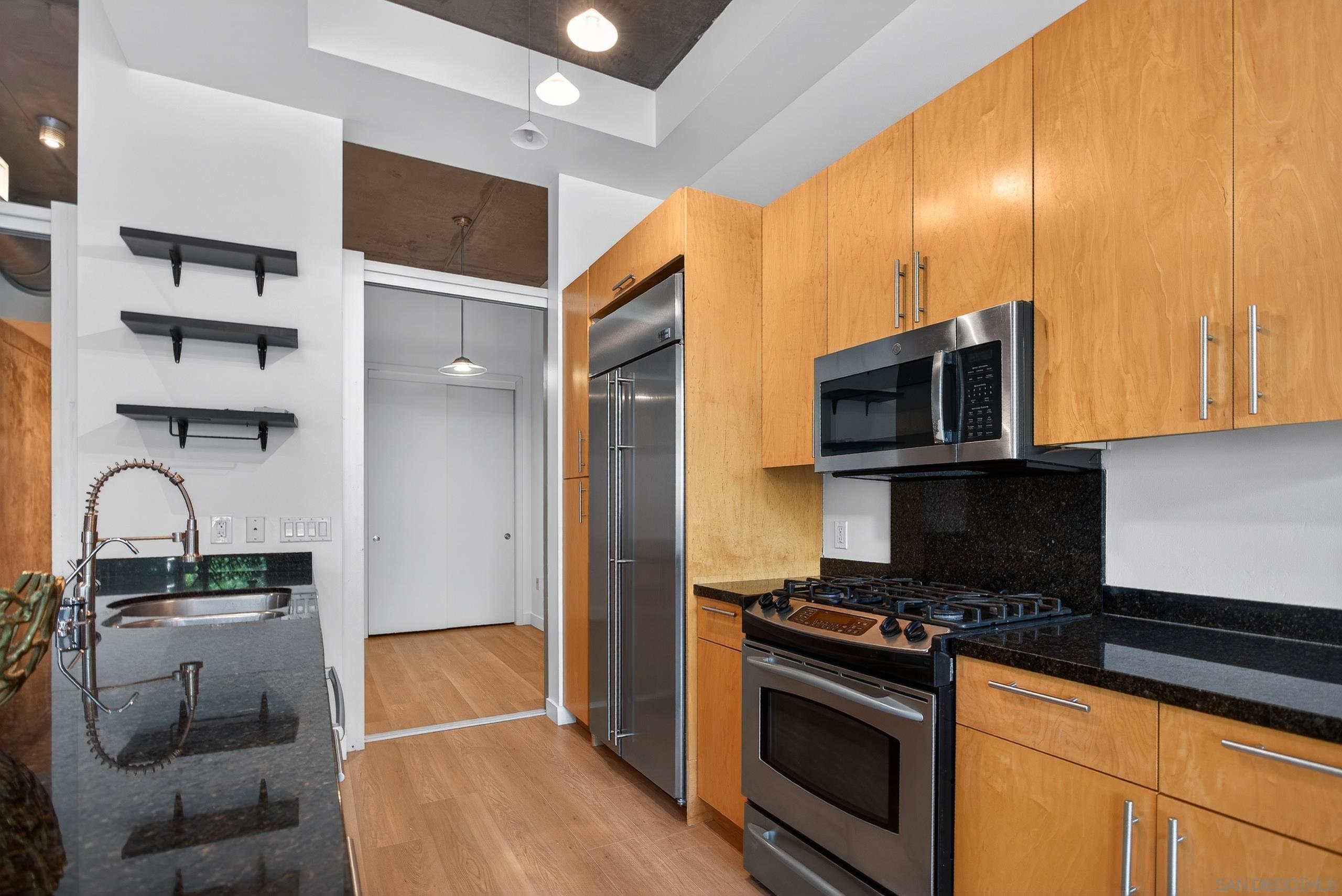 Detail Gallery Image 30 of 37 For 1025  Island  202, San Diego,  CA 92101 - 2 Beds | 2 Baths