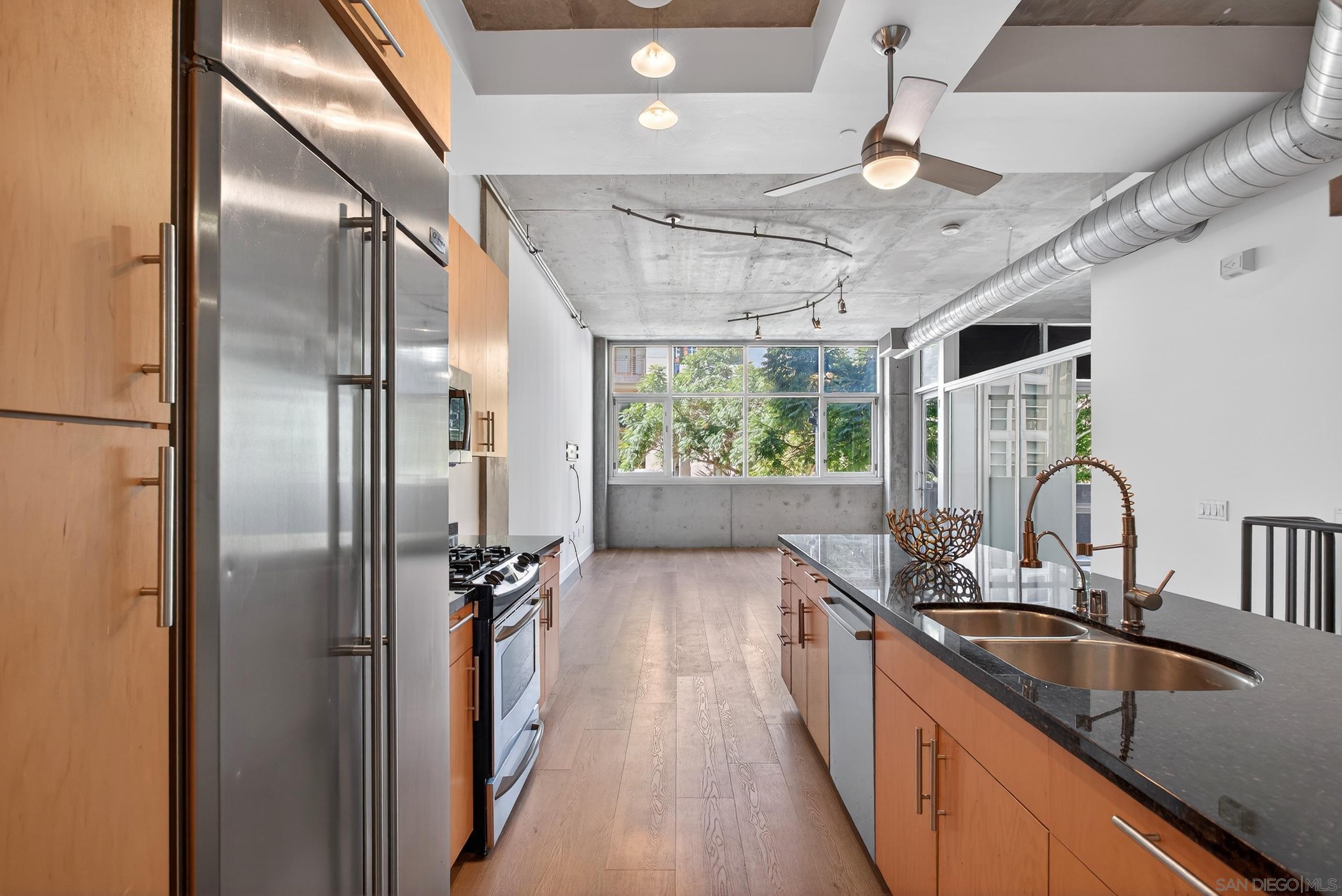 Detail Gallery Image 6 of 37 For 1025  Island  202, San Diego,  CA 92101 - 2 Beds | 2 Baths