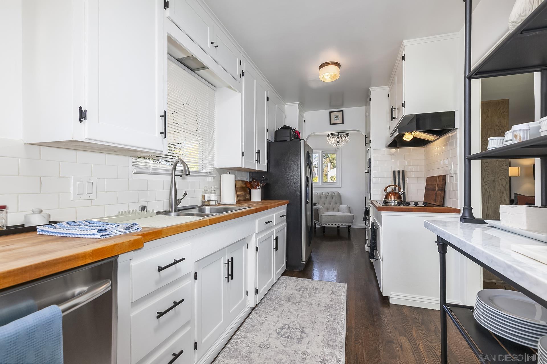 Detail Gallery Image 14 of 53 For 5629  Adelaide Ave, San Diego,  CA 92115 - 2 Beds | 2 Baths