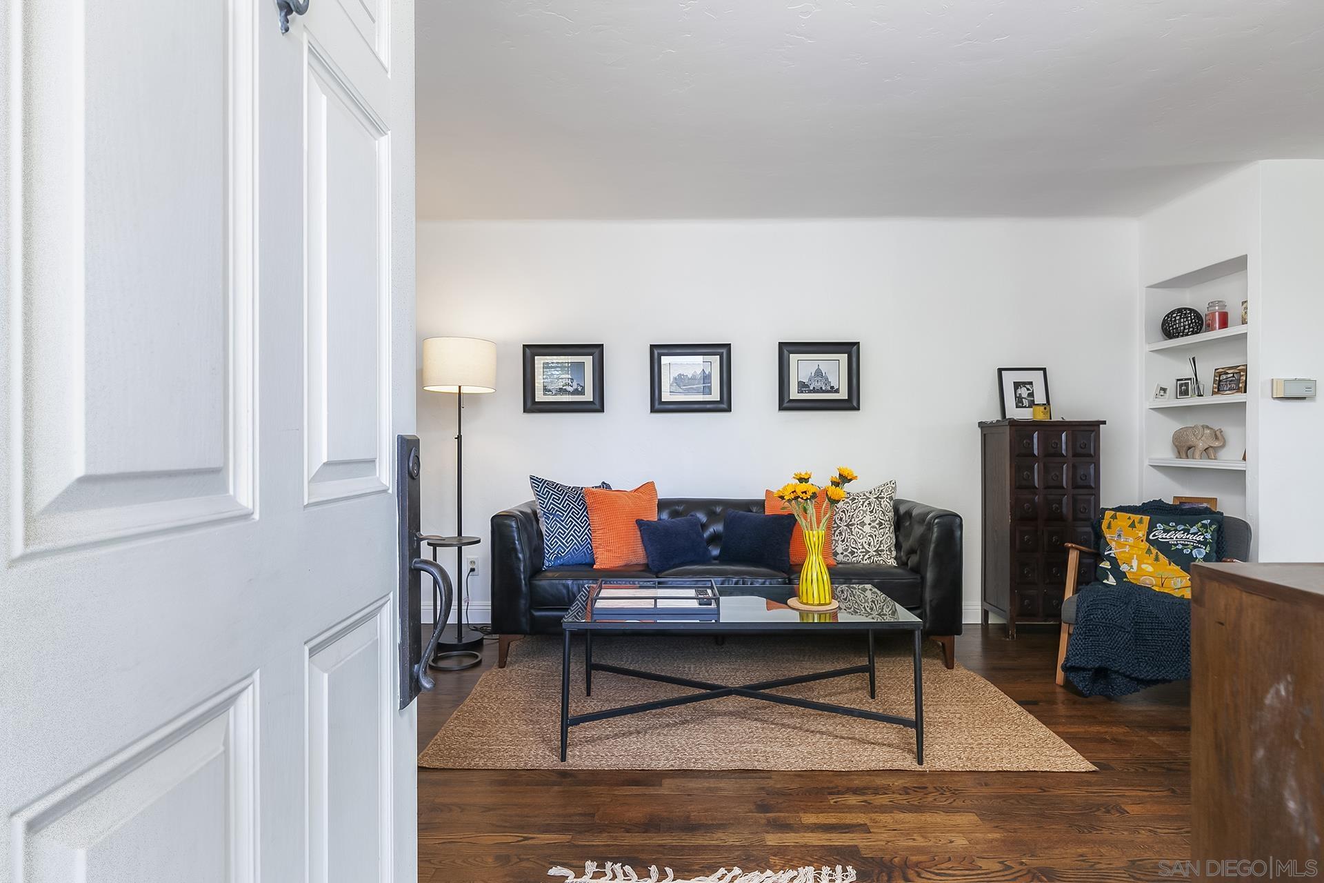 Detail Gallery Image 3 of 53 For 5629  Adelaide Ave, San Diego,  CA 92115 - 2 Beds | 2 Baths