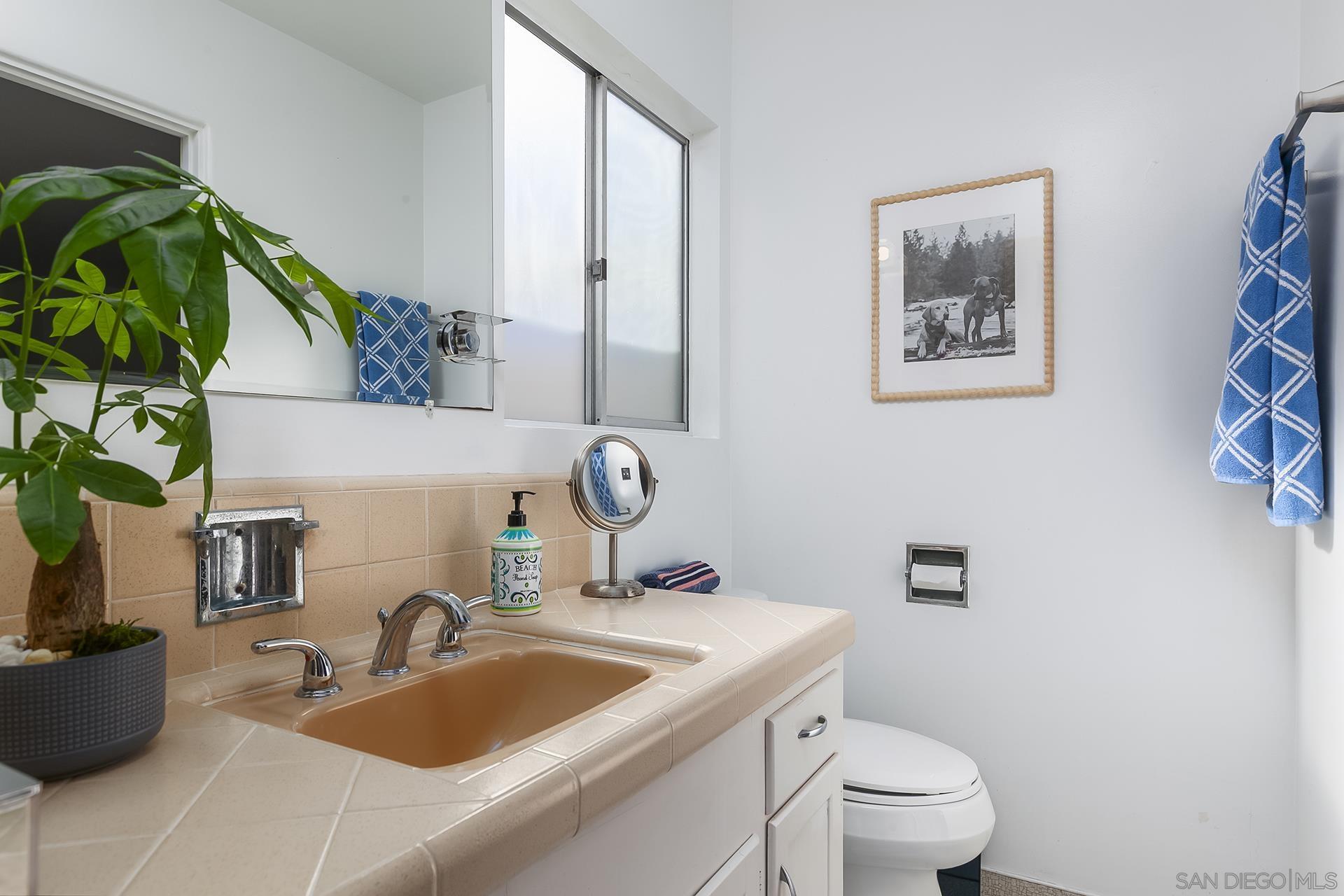 Detail Gallery Image 22 of 53 For 5629  Adelaide Ave, San Diego,  CA 92115 - 2 Beds | 2 Baths
