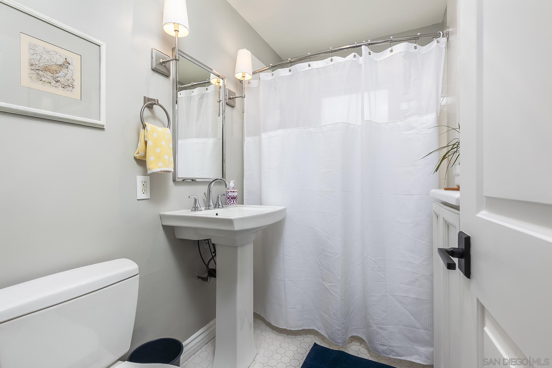 Detail Gallery Image 26 of 53 For 5629  Adelaide Ave, San Diego,  CA 92115 - 2 Beds | 2 Baths