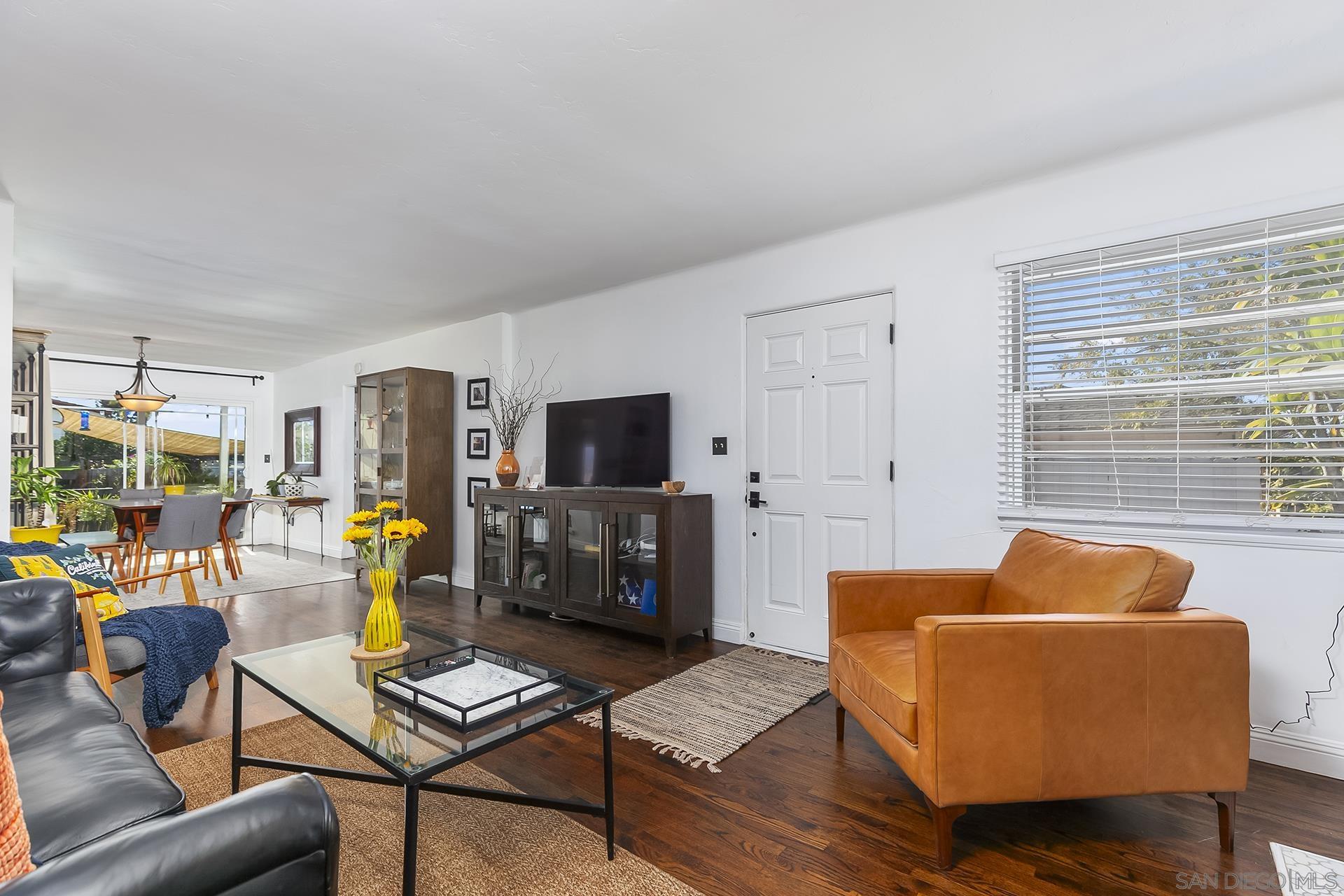 Detail Gallery Image 5 of 53 For 5629  Adelaide Ave, San Diego,  CA 92115 - 2 Beds | 2 Baths