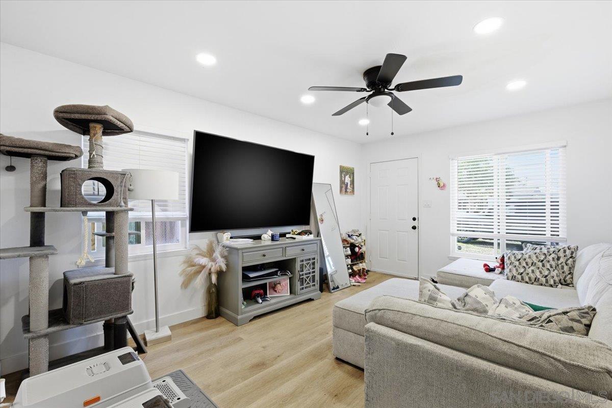 Detail Gallery Image 5 of 39 For 835  Colorado Ave, Chula Vista,  CA 91911 - – Beds | – Baths