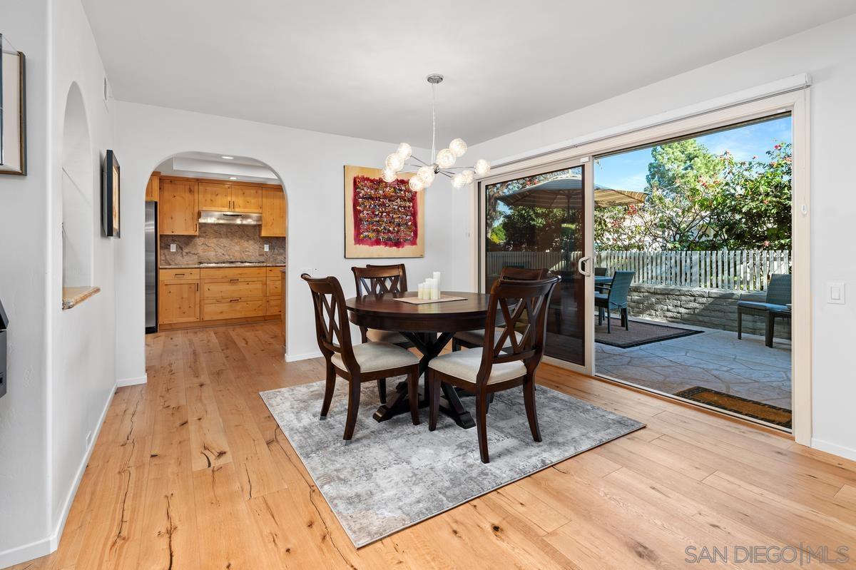 Detail Gallery Image 13 of 54 For 2047  Caminito Circulo Norte, La Jolla,  CA 92037 - 3 Beds | 2/1 Baths