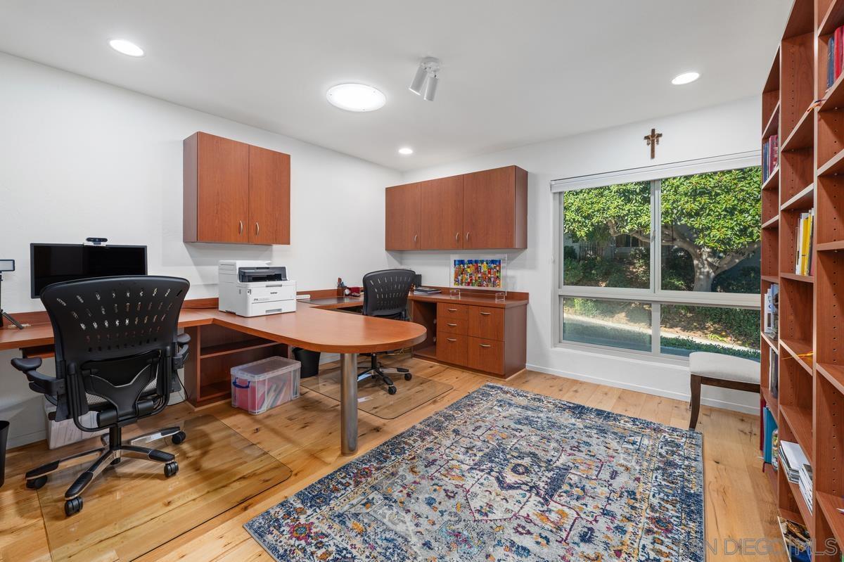 Detail Gallery Image 31 of 54 For 2047  Caminito Circulo Norte, La Jolla,  CA 92037 - 3 Beds | 2/1 Baths