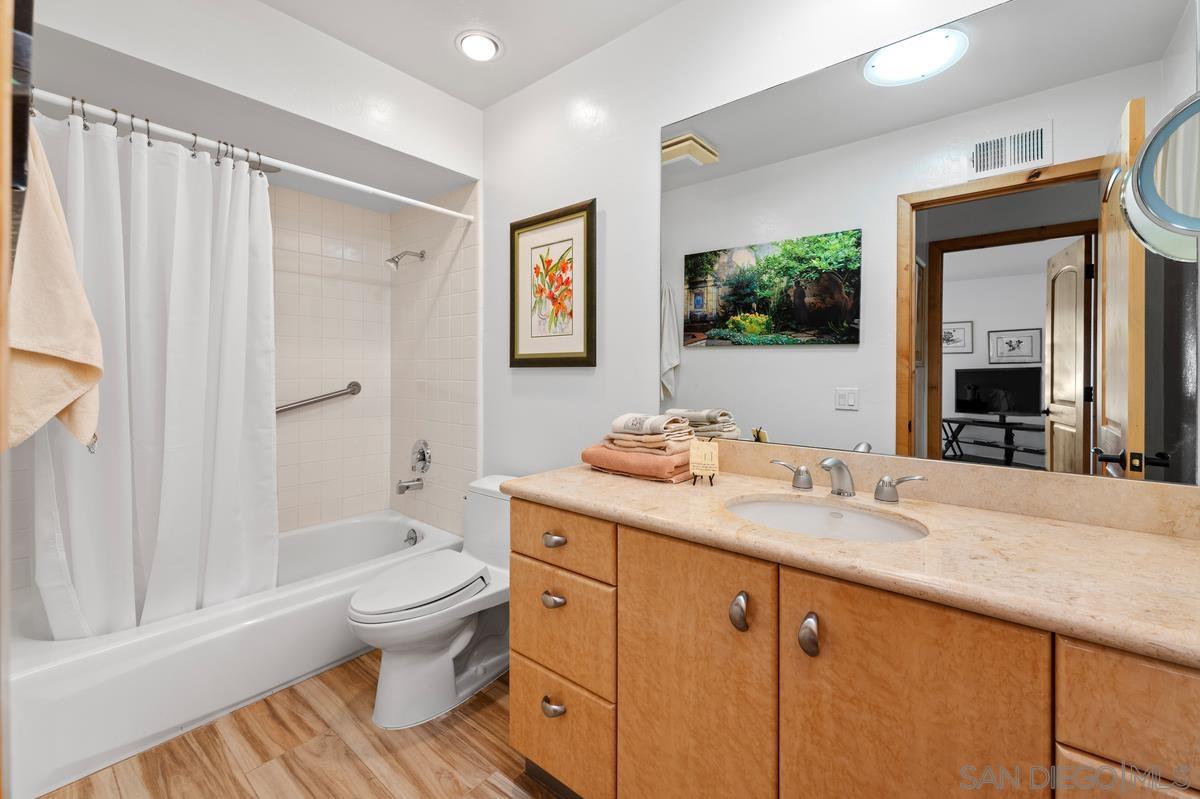 Detail Gallery Image 32 of 54 For 2047  Caminito Circulo Norte, La Jolla,  CA 92037 - 3 Beds | 2/1 Baths