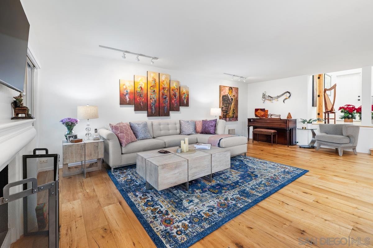 Detail Gallery Image 9 of 54 For 2047  Caminito Circulo Norte, La Jolla,  CA 92037 - 3 Beds | 2/1 Baths