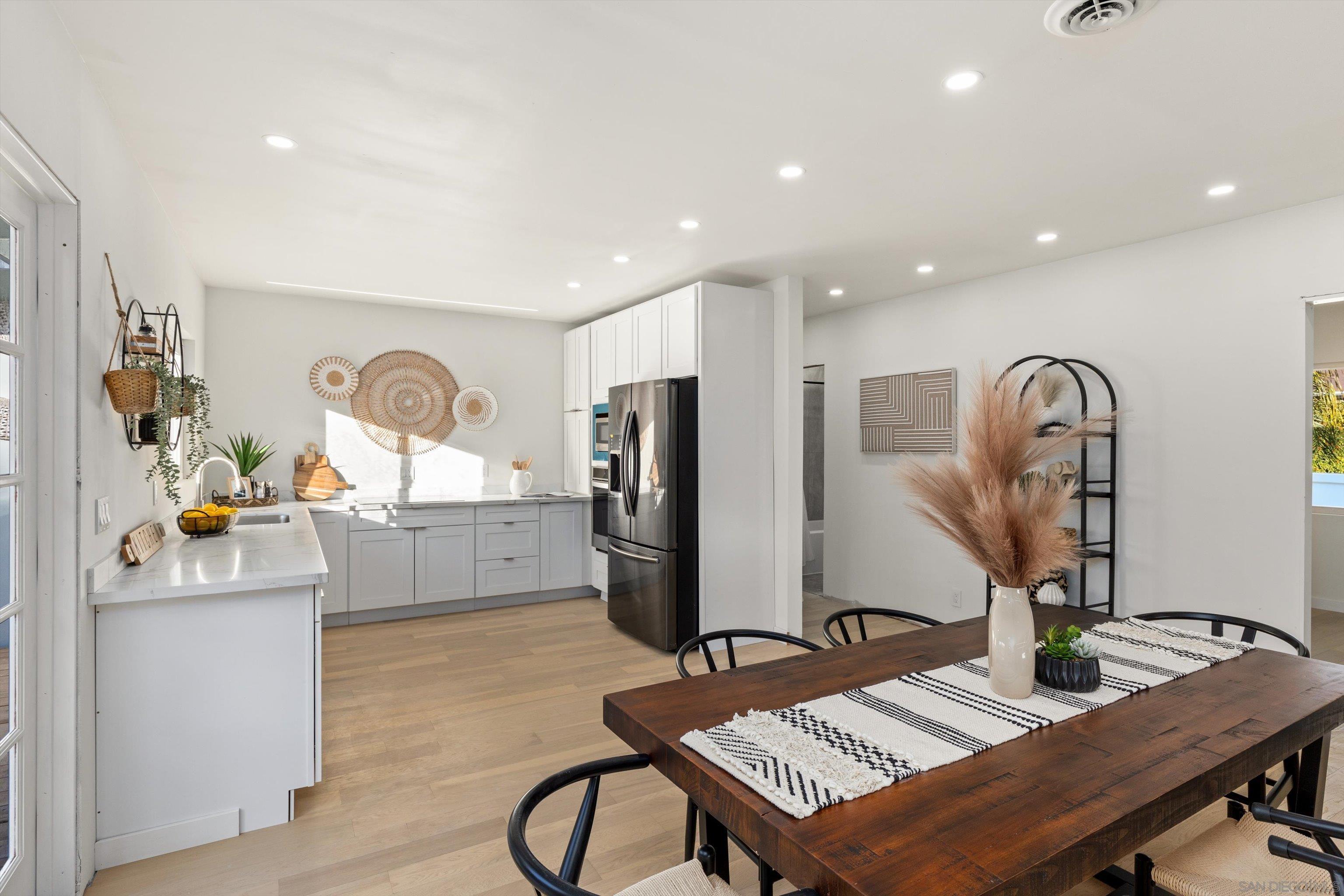 Detail Gallery Image 11 of 27 For 1048  Anza Ave., Vista,  CA 92084 - 3 Beds | 2 Baths