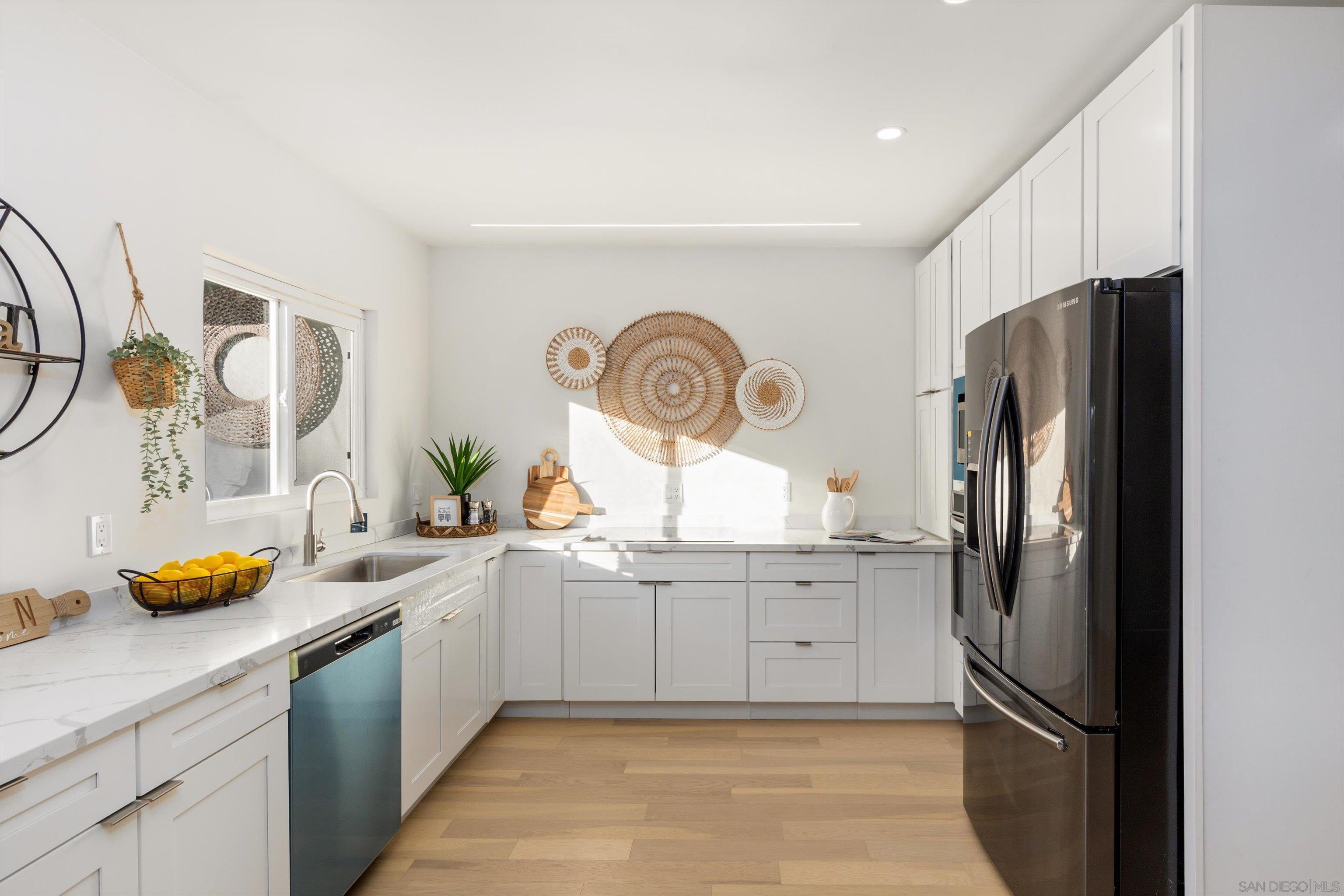 Detail Gallery Image 12 of 27 For 1048  Anza Ave., Vista,  CA 92084 - 3 Beds | 2 Baths