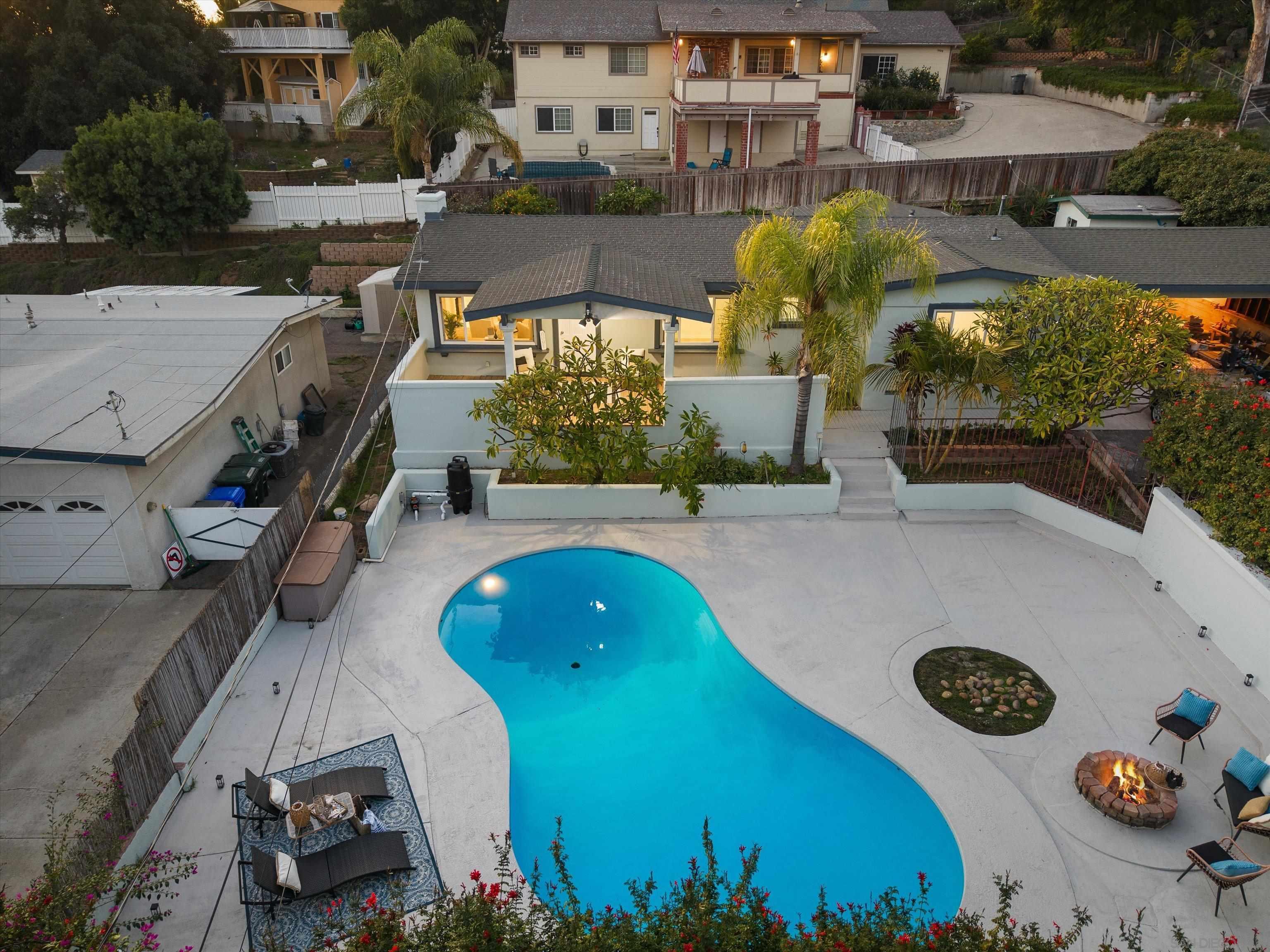 Detail Gallery Image 7 of 27 For 1048  Anza Ave., Vista,  CA 92084 - 3 Beds | 2 Baths