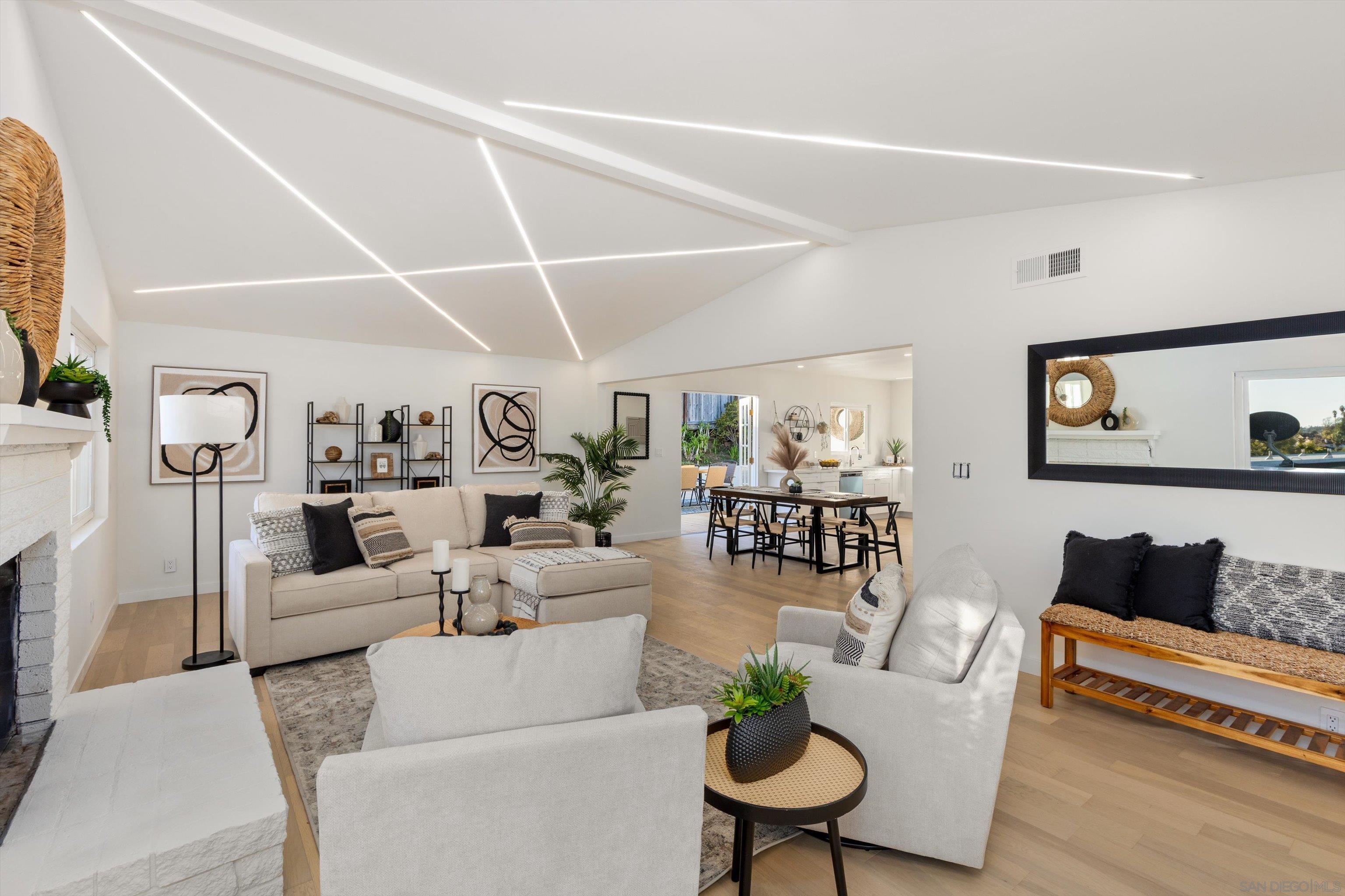 Detail Gallery Image 8 of 27 For 1048  Anza Ave., Vista,  CA 92084 - 3 Beds | 2 Baths