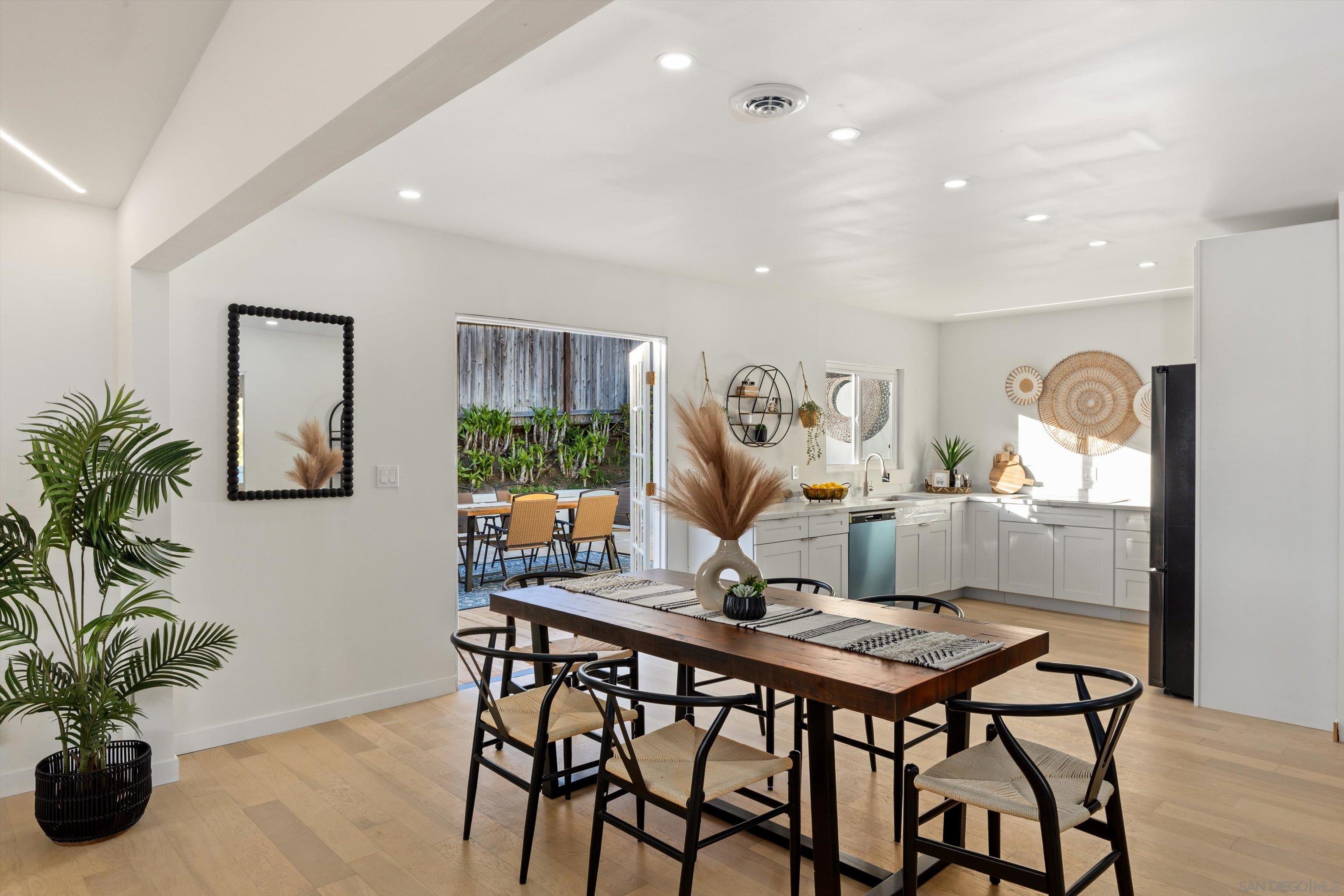 Detail Gallery Image 10 of 27 For 1048  Anza Ave., Vista,  CA 92084 - 3 Beds | 2 Baths