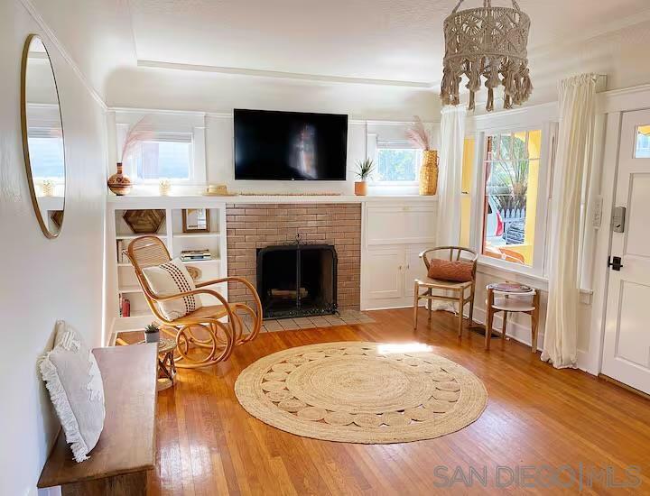 Detail Gallery Image 6 of 26 For 525  3rd Street, Encinitas,  CA 92024 - 2 Beds | 1 Baths