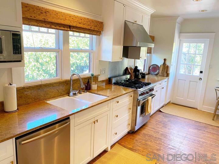 Detail Gallery Image 8 of 26 For 525  3rd Street, Encinitas,  CA 92024 - 2 Beds | 1 Baths