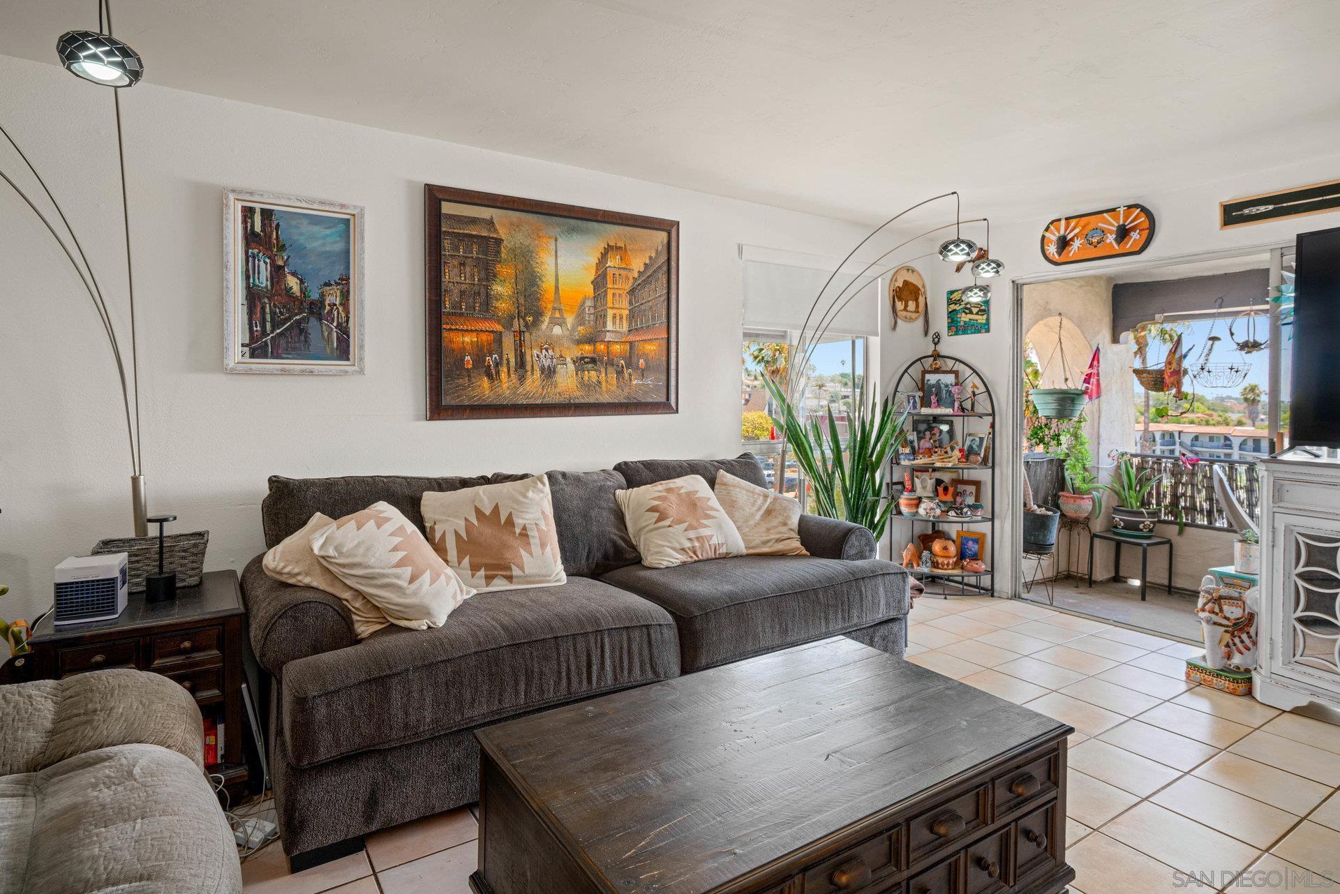 Detail Gallery Image 15 of 32 For 2540  Clairemont Dr  #307,  San Diego,  CA 92117 - 2 Beds | 2 Baths