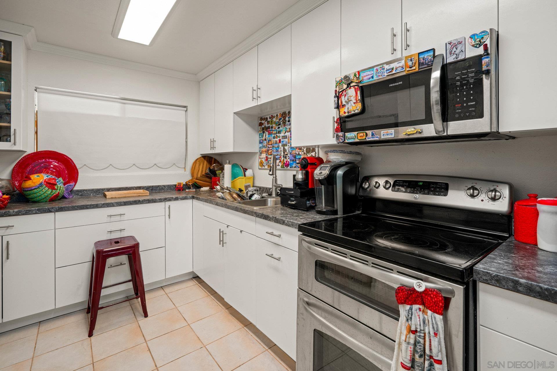 Detail Gallery Image 21 of 32 For 2540  Clairemont Dr  #307,  San Diego,  CA 92117 - 2 Beds | 2 Baths