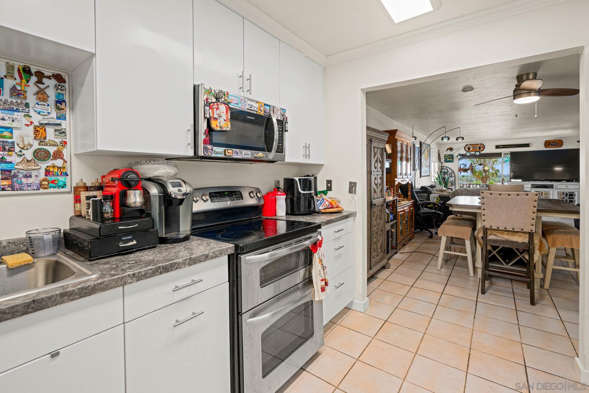 Detail Gallery Image 22 of 32 For 2540  Clairemont Dr  #307,  San Diego,  CA 92117 - 2 Beds | 2 Baths