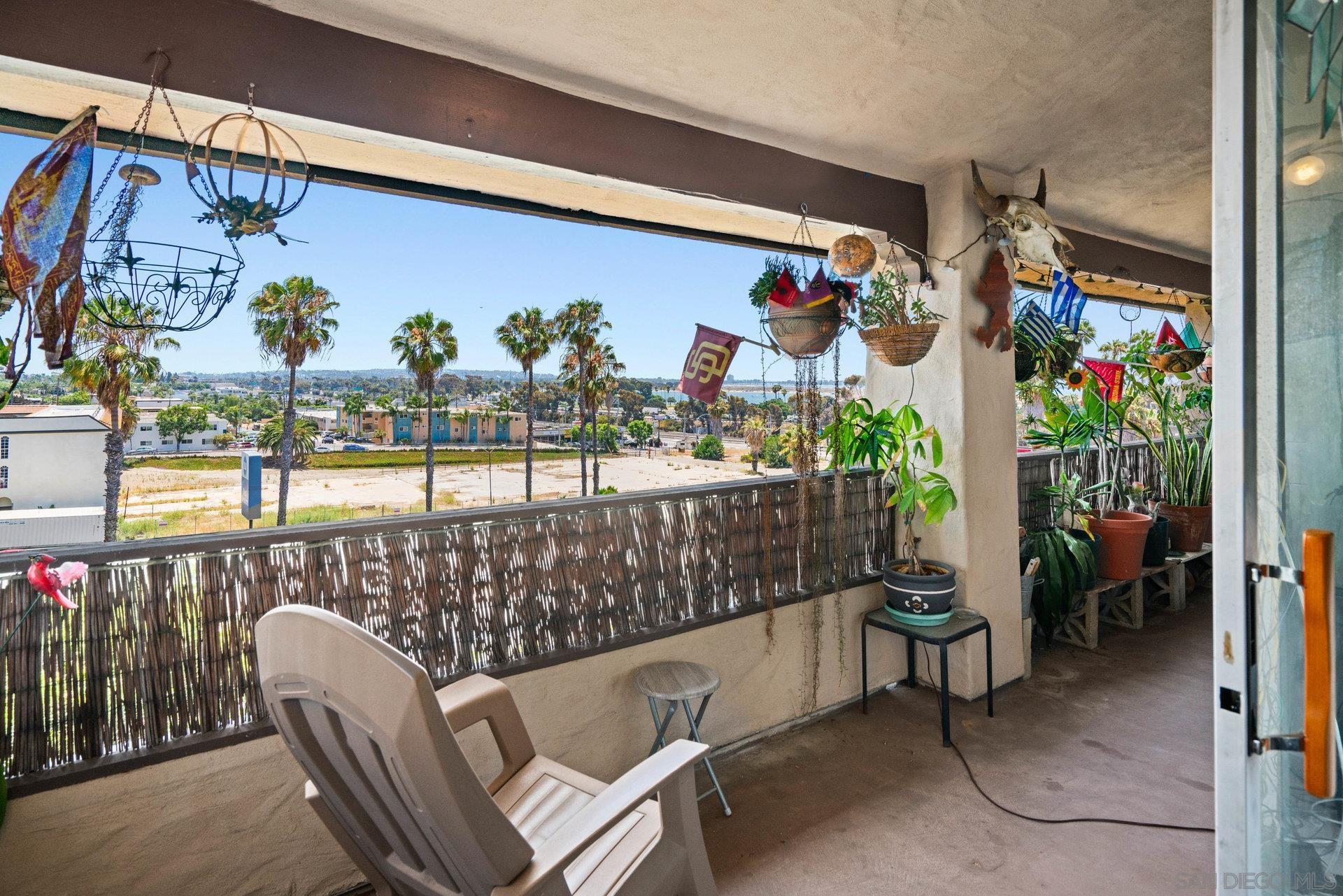 Detail Gallery Image 30 of 32 For 2540  Clairemont Dr  #307,  San Diego,  CA 92117 - 2 Beds | 2 Baths