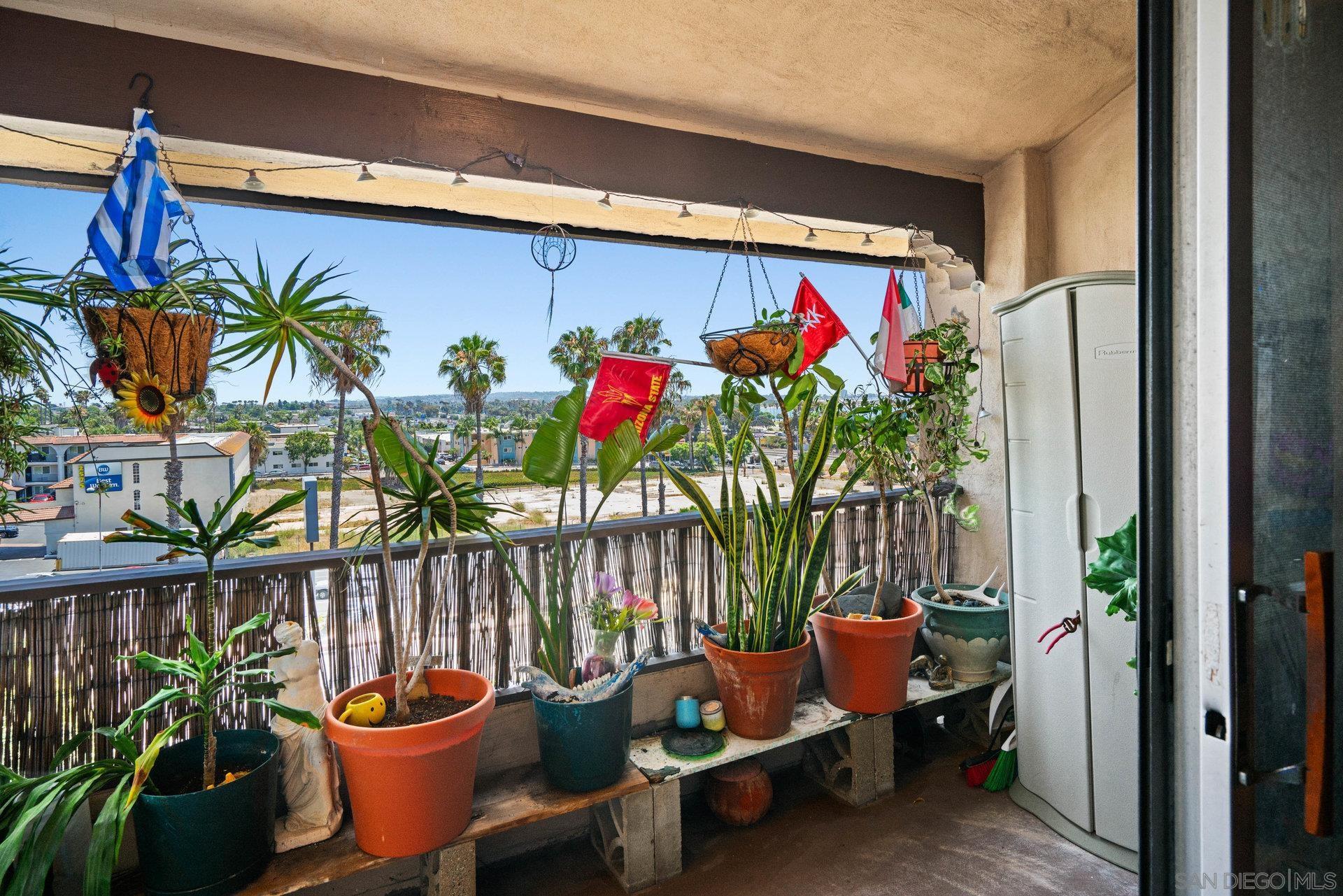 Detail Gallery Image 32 of 32 For 2540  Clairemont Dr  #307,  San Diego,  CA 92117 - 2 Beds | 2 Baths