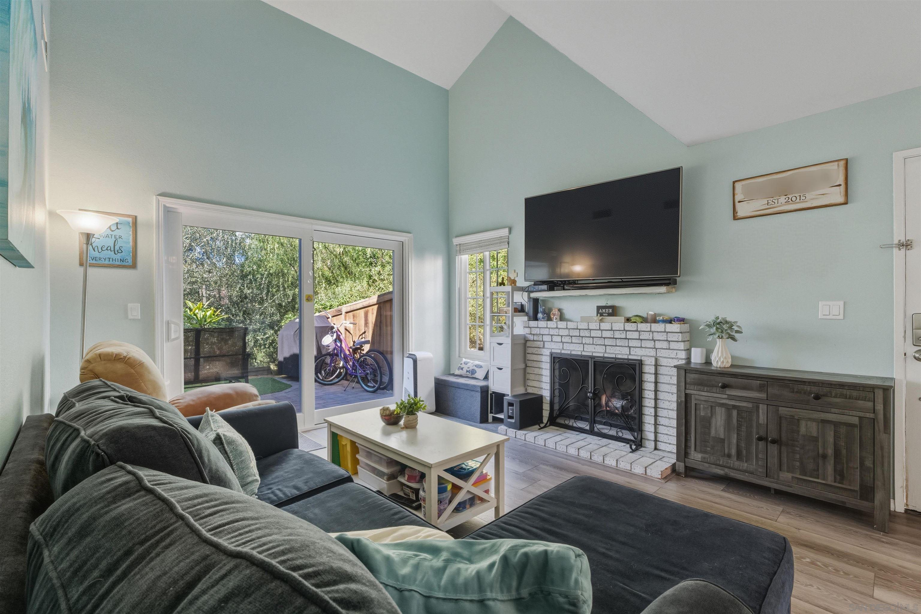 Detail Gallery Image 12 of 30 For 2835  Hillsboro Ct, Carlsbad,  CA 92010 - 3 Beds | 2 Baths