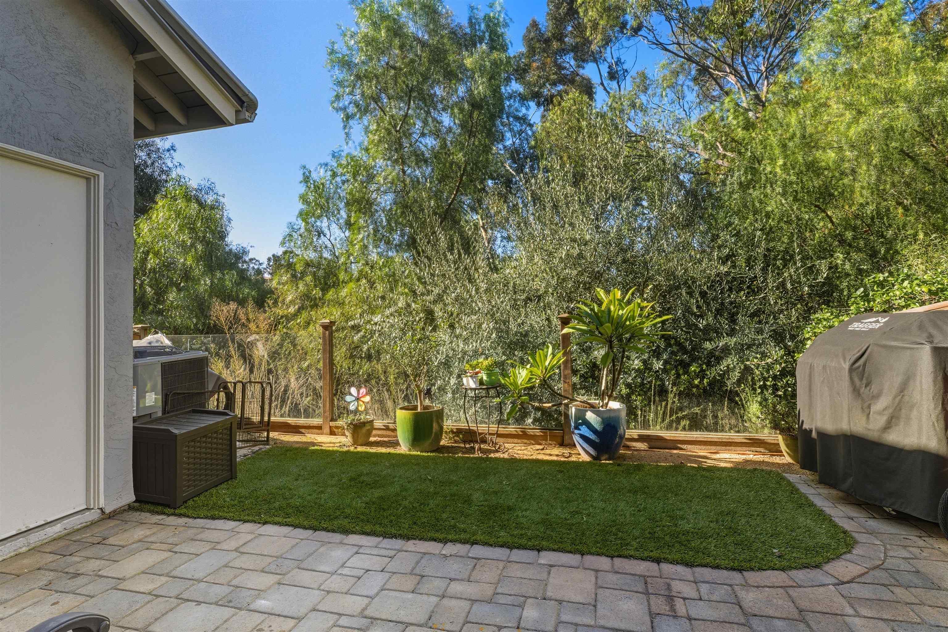 Detail Gallery Image 13 of 30 For 2835  Hillsboro Ct, Carlsbad,  CA 92010 - 3 Beds | 2 Baths