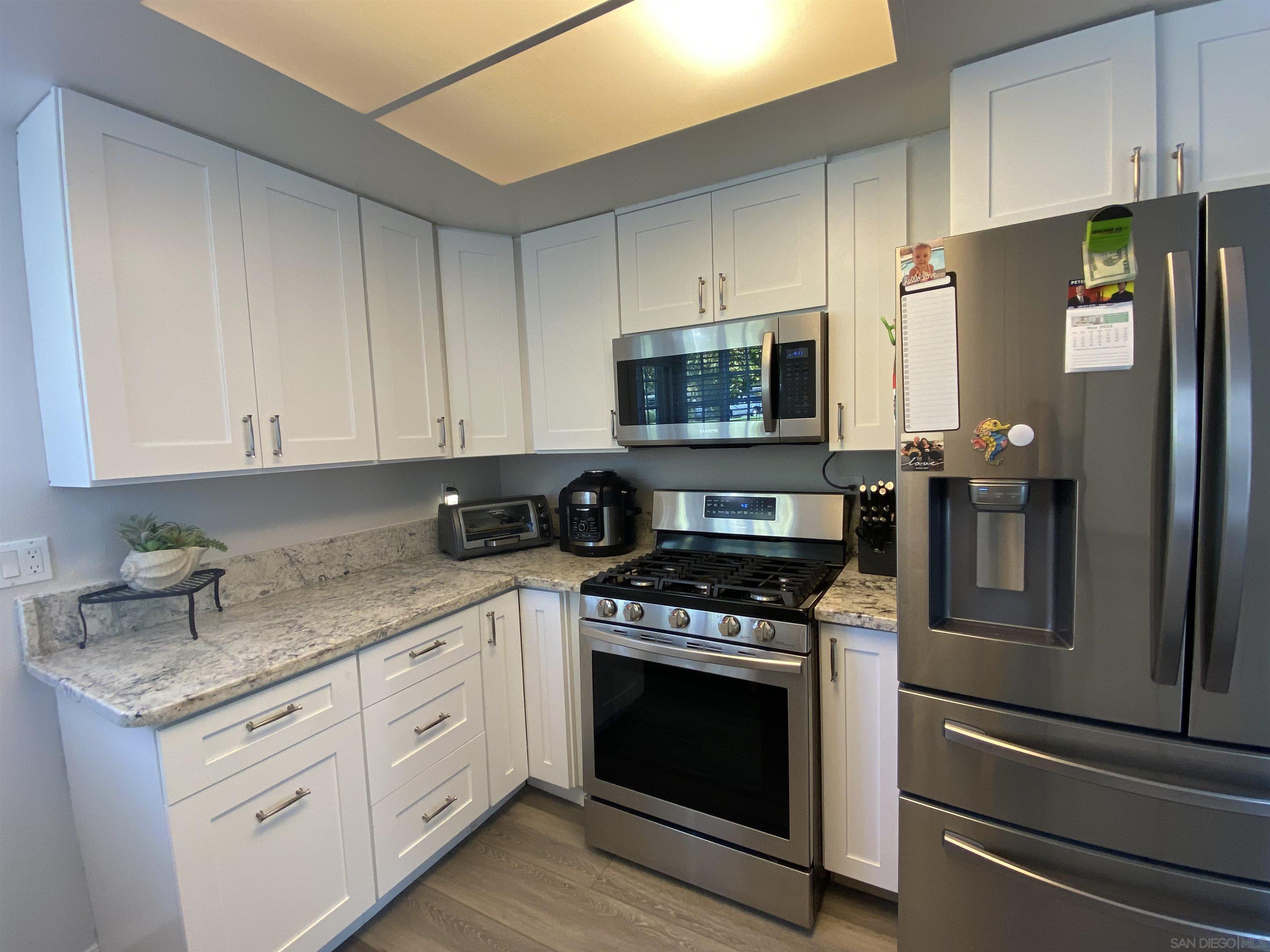 Detail Gallery Image 5 of 13 For 2835  Hillsboro Ct, Carlsbad,  CA 92010 - 3 Beds | 2 Baths