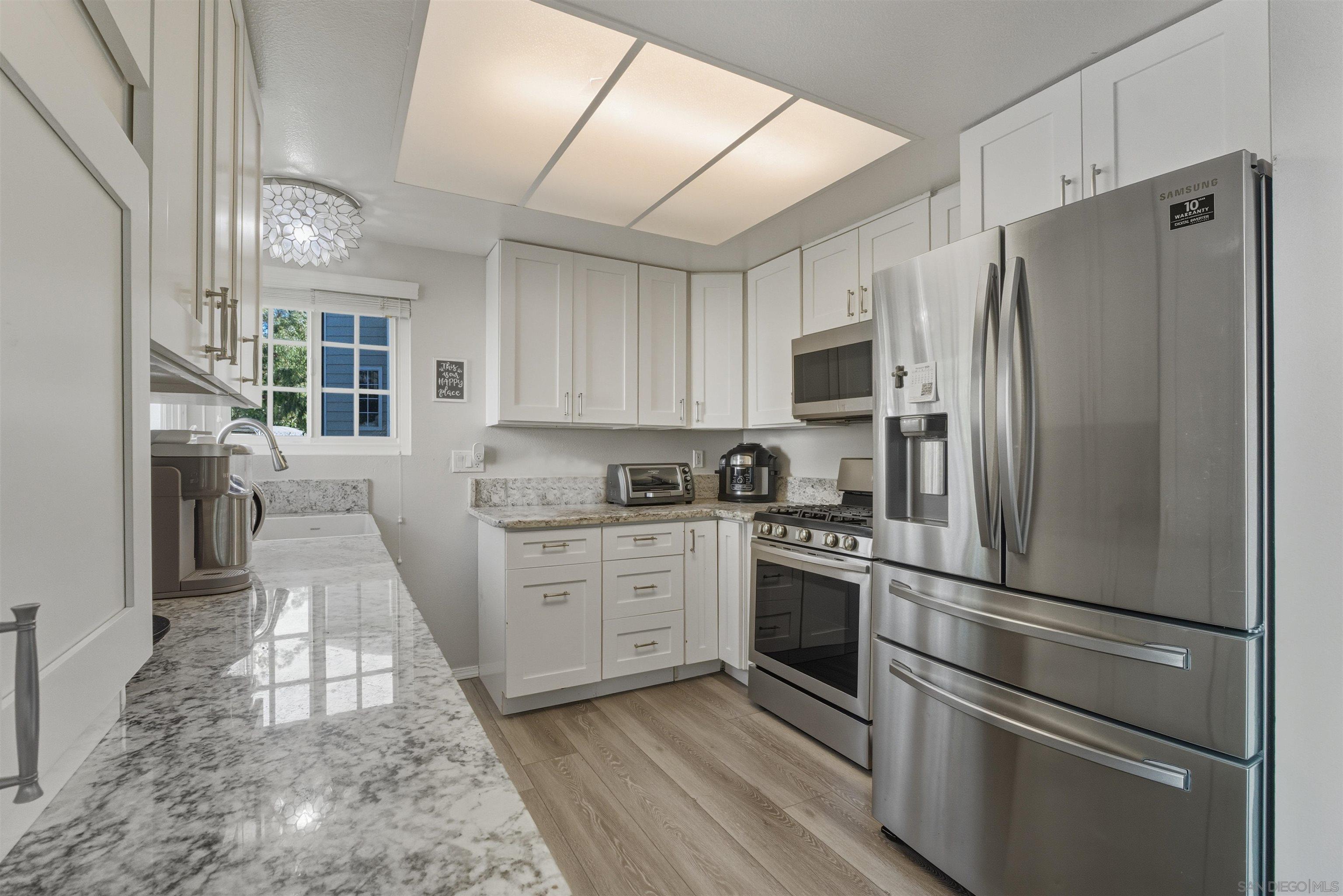 Detail Gallery Image 8 of 30 For 2835  Hillsboro Ct, Carlsbad,  CA 92010 - 3 Beds | 2 Baths