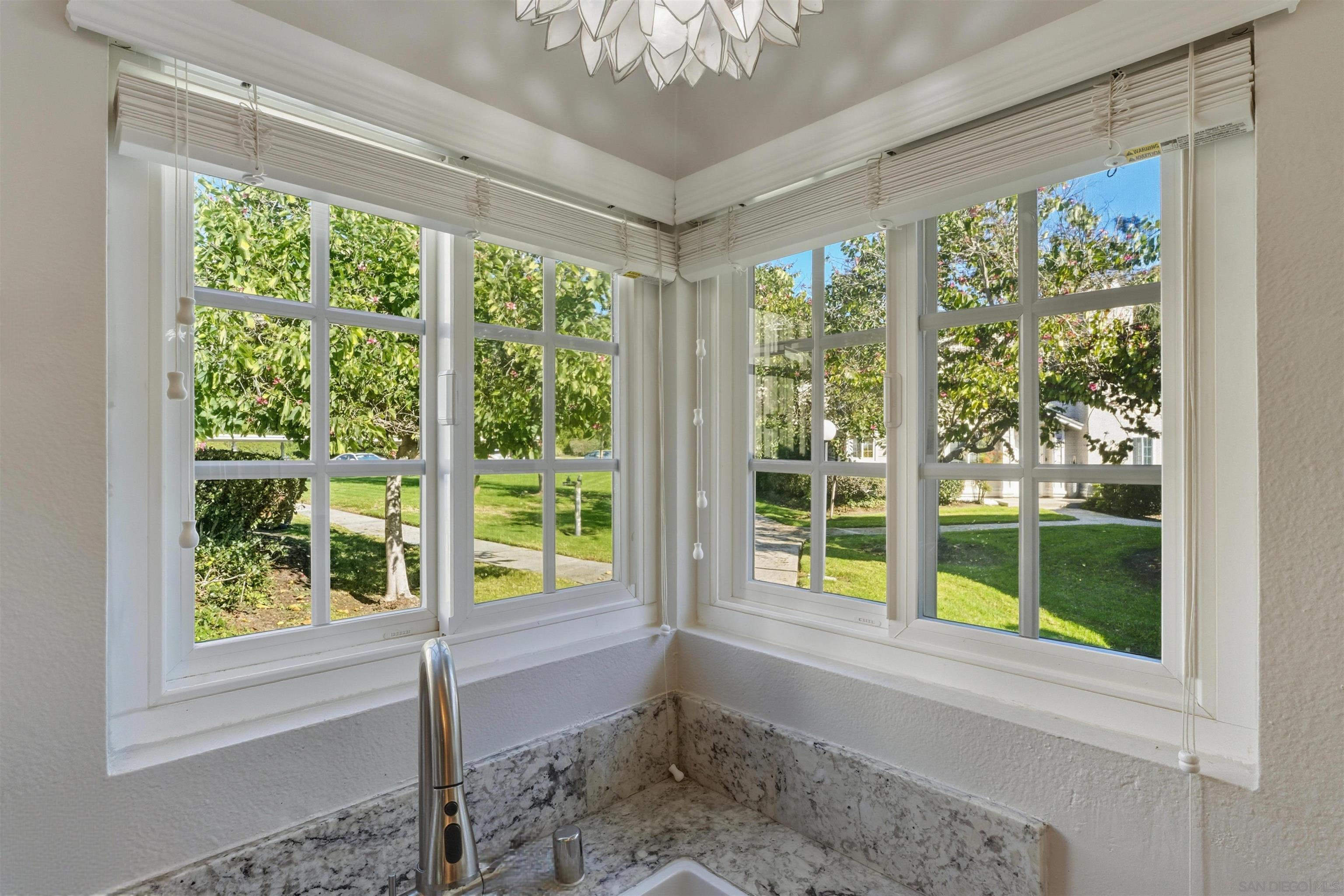 Detail Gallery Image 9 of 30 For 2835  Hillsboro Ct, Carlsbad,  CA 92010 - 3 Beds | 2 Baths