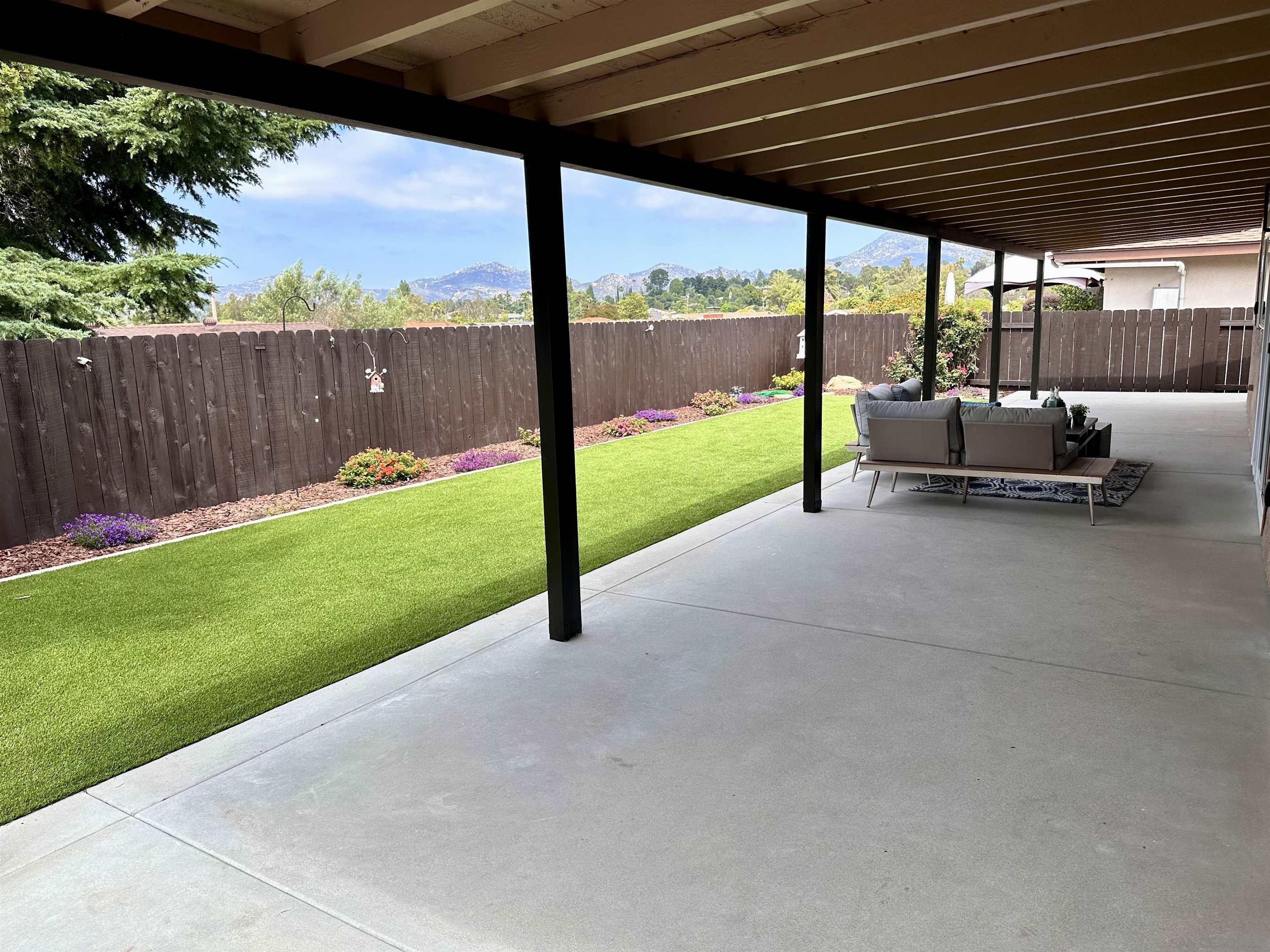 Detail Gallery Image 14 of 22 For 12540  Lomica Dr., San Diego,  CA 92128 - 3 Beds | 2 Baths